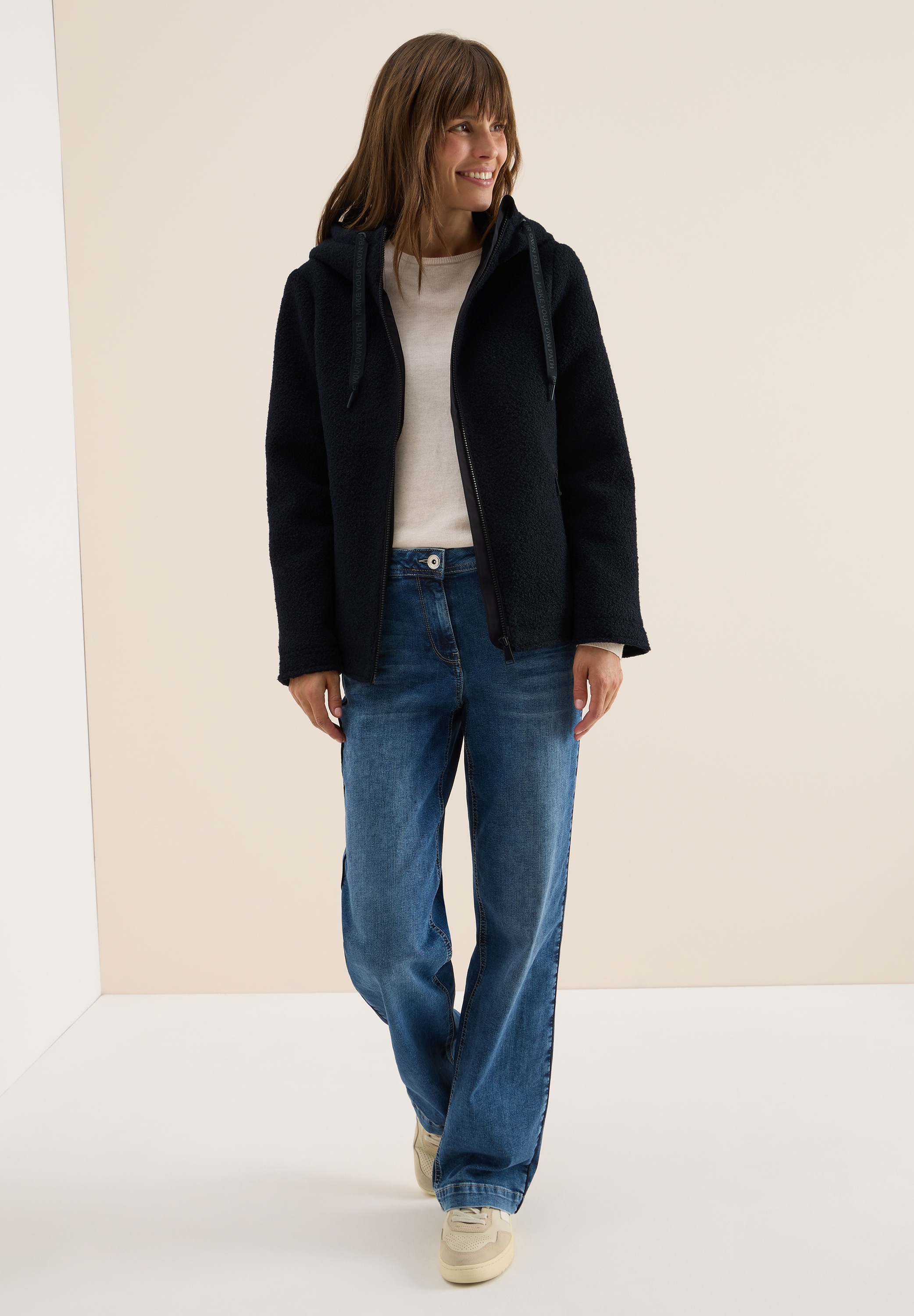 Thumbnail - Cecil Fellimitatjacke mit Kapuze mit Kapuze mit Tunnelzugband