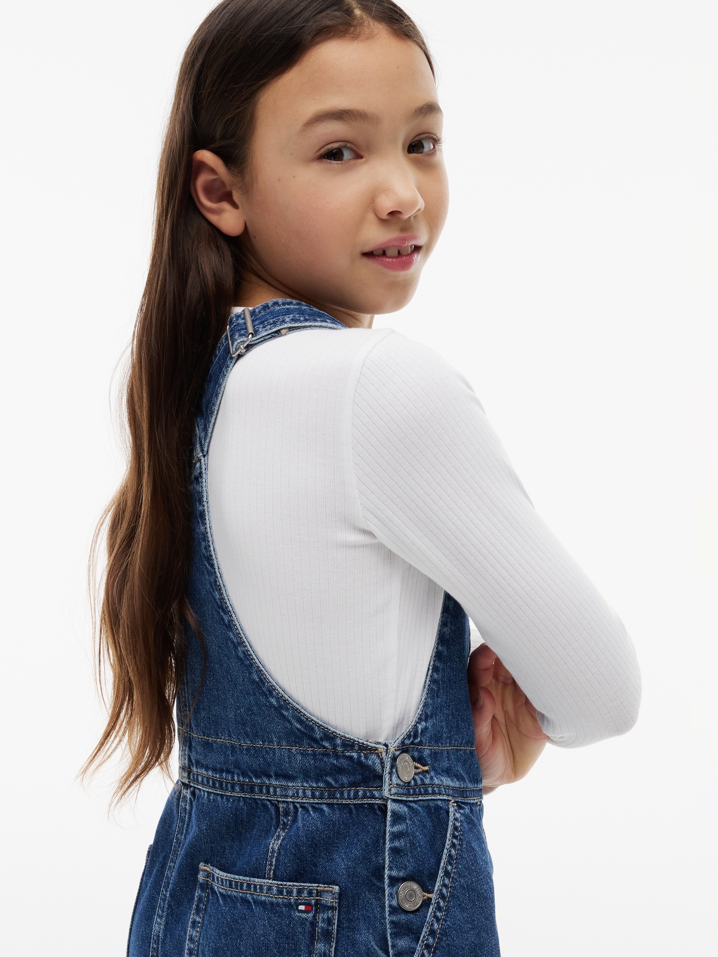 Tommy Hilfiger Latzkleid Eingrifftaschen | Gesäßtaschen | aufgesetzte Tasche Regular Fit, Kinder bis 16 Jahre, verstellbare Träger