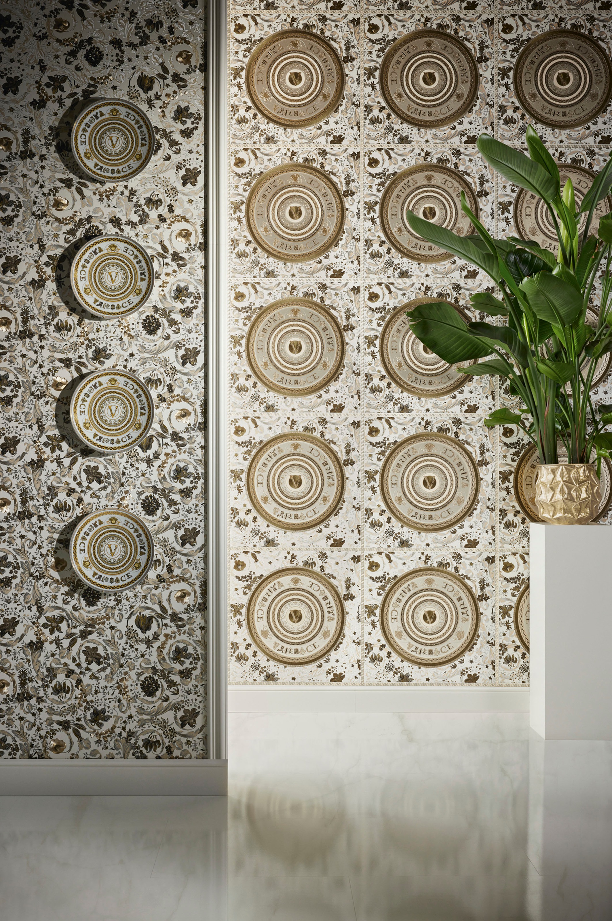 Versace Vliestapete »Wallpaper Versace 5 Floral«, leicht glänzend-gemustert-abstrakt, Designertapete Tapeten Wohnzimmer Schlafzimmer Küche Flur Design Optik