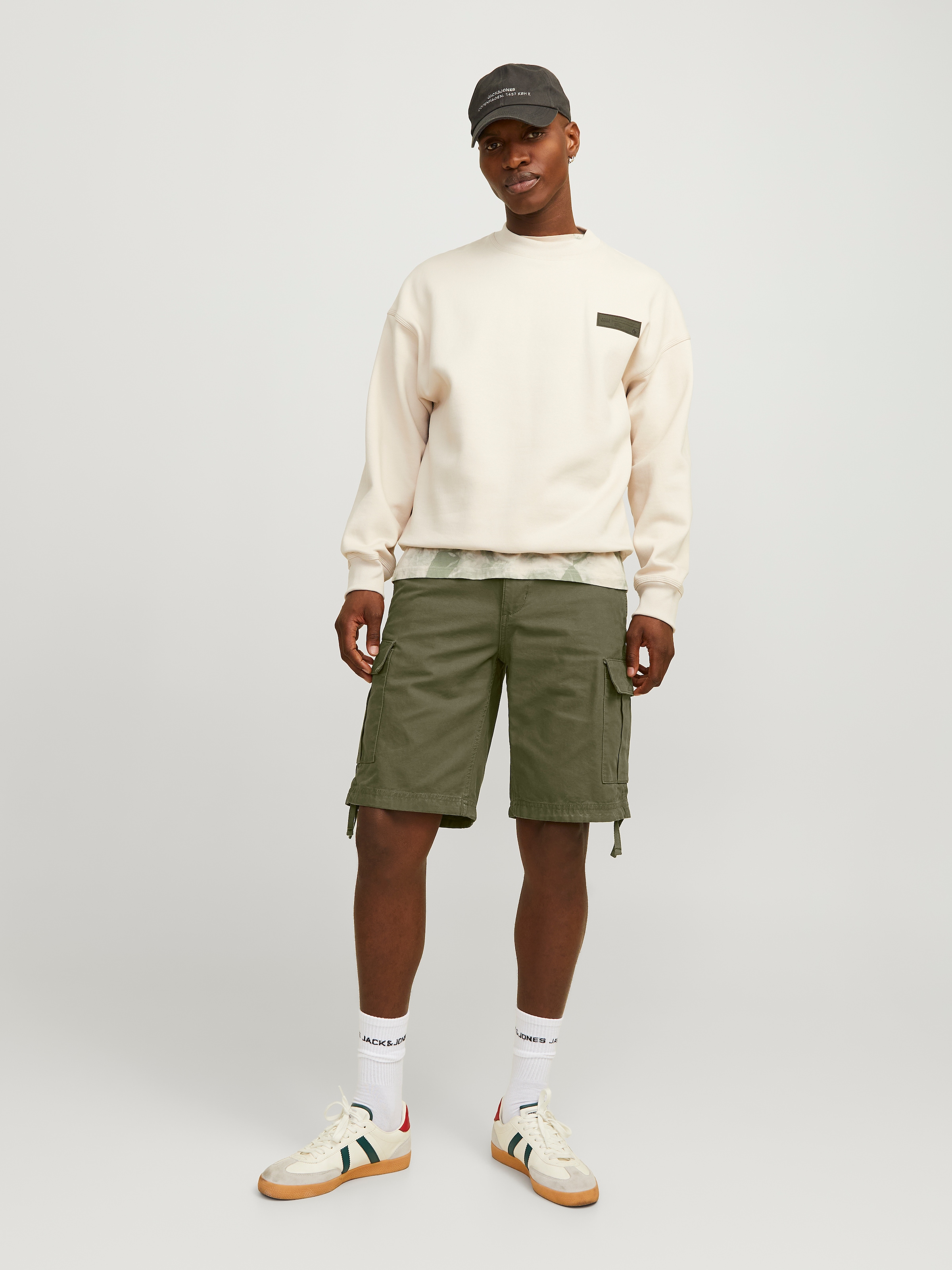 Jack & Jones Cargoshorts »JPSTCOLE BARKLEY JJCARGO SHORTS SN«, mit Cargo Taschen