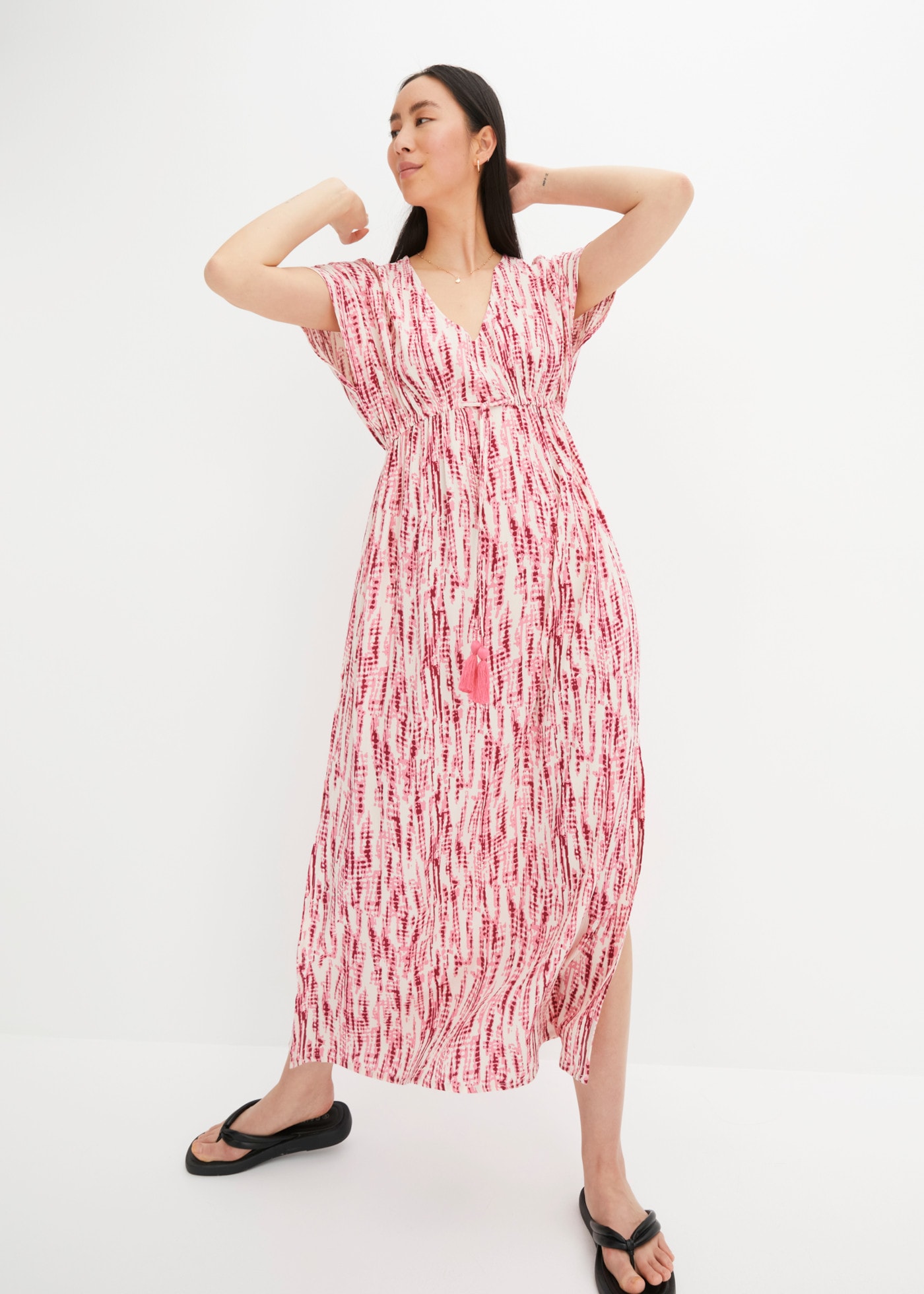 bonprix Maxikleid mit Batik-Print, ausgestellte Passform, aus Viskose, Kurzarm-Design