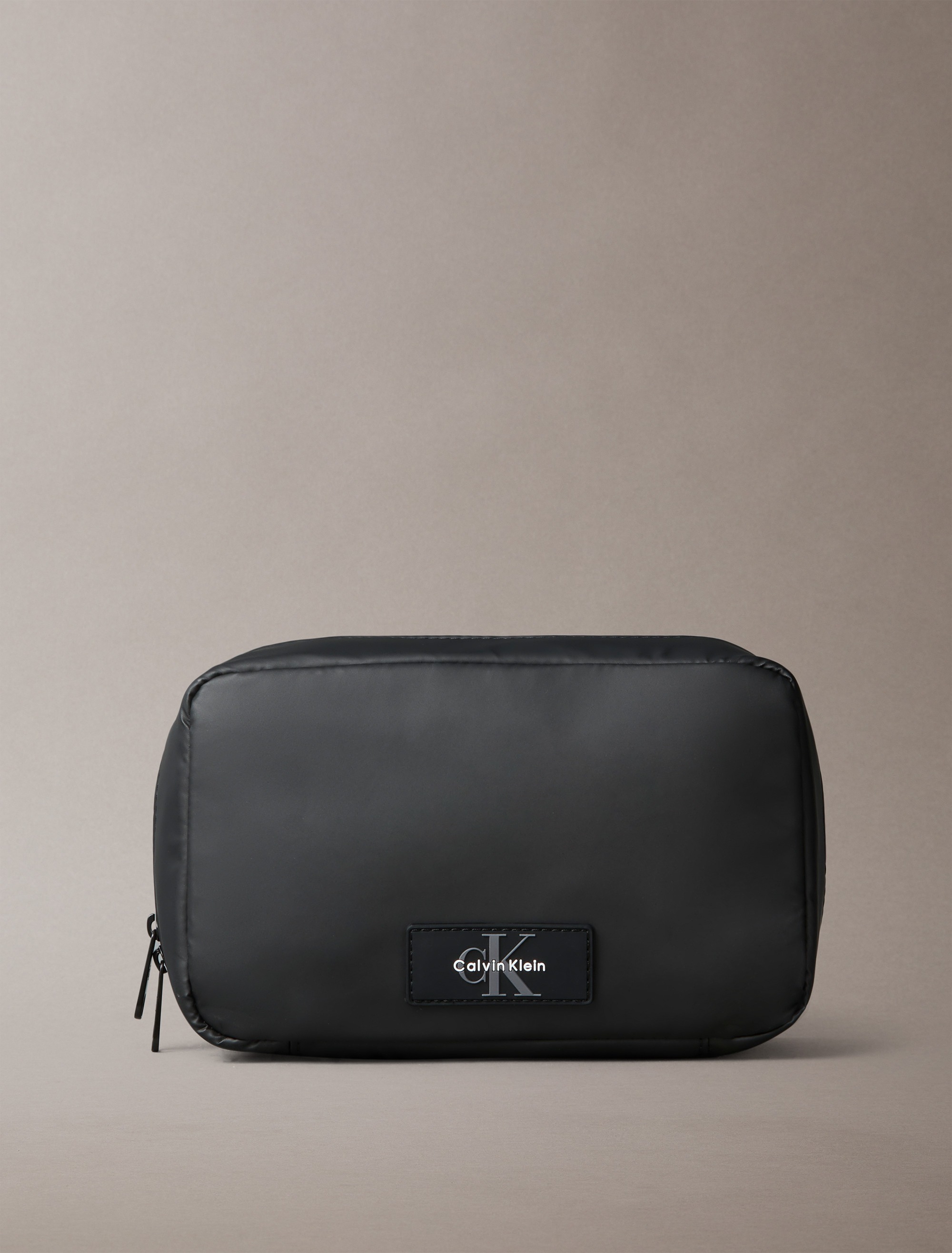 Calvin Klein Kulturbeutel "UTILITY DOPP KIT W/ HANGER" Waschtasche, Toilett günstig online kaufen