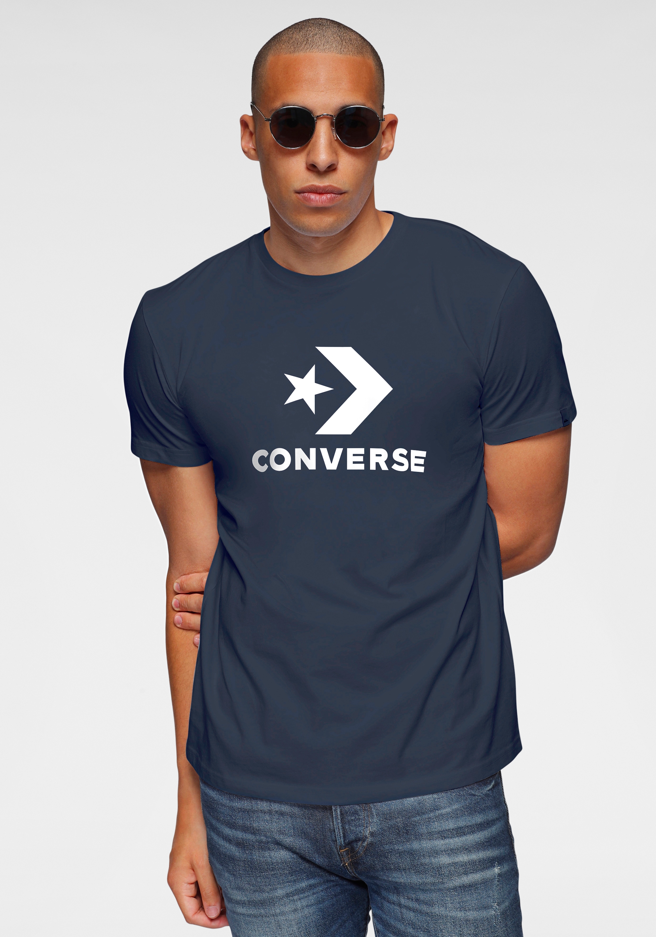 Converse "STANDARD FIT CENTER FRONT LARGE LOGO STAR CHEV SS TEE" Kurzarm, mit Rundhalsausschnitt, aus Baumwolle