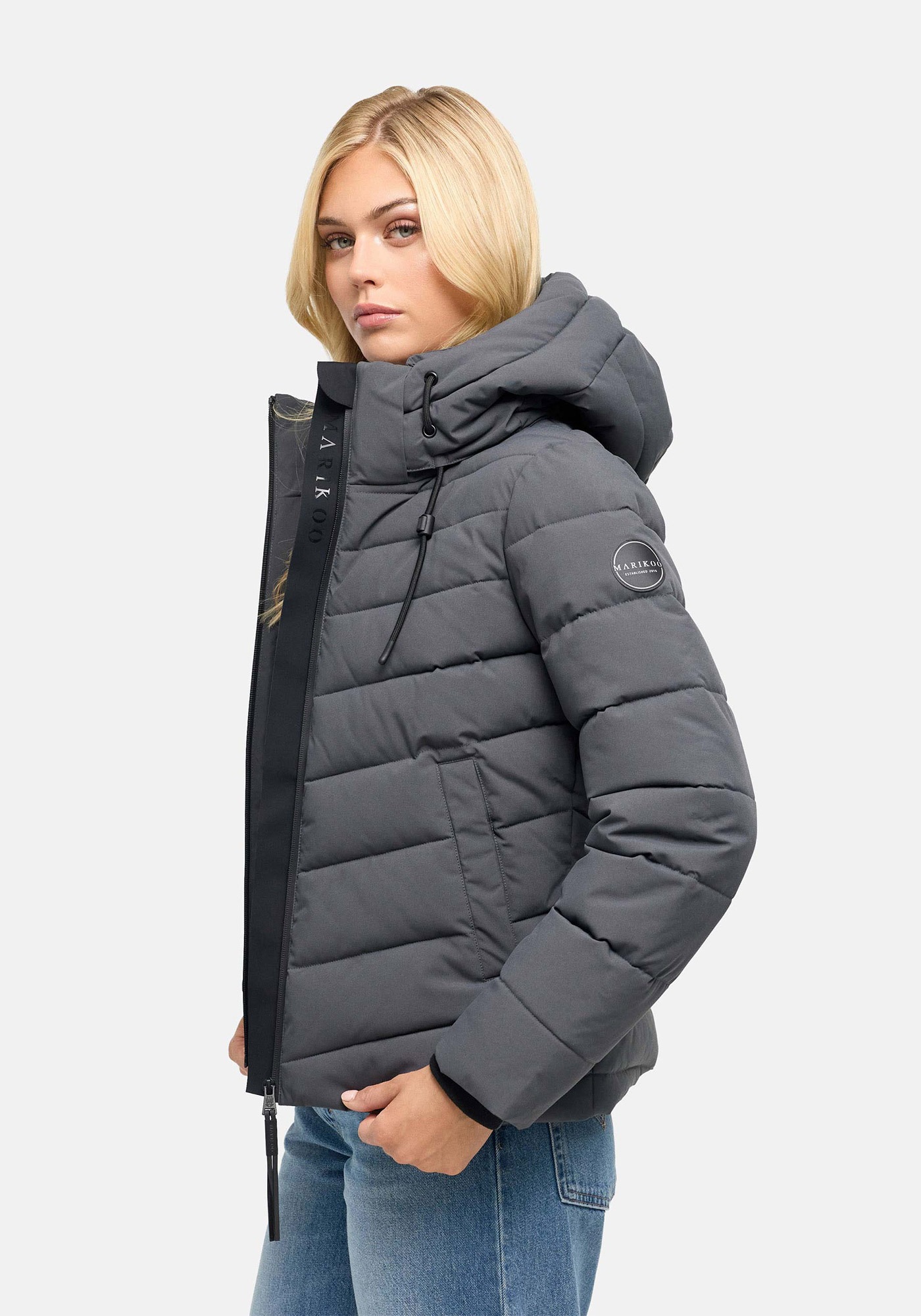 Marikoo Winterjacke »Nobiruu« mit Kapuze Winterjacke mit Kapuze und diagonaler Steppoptik