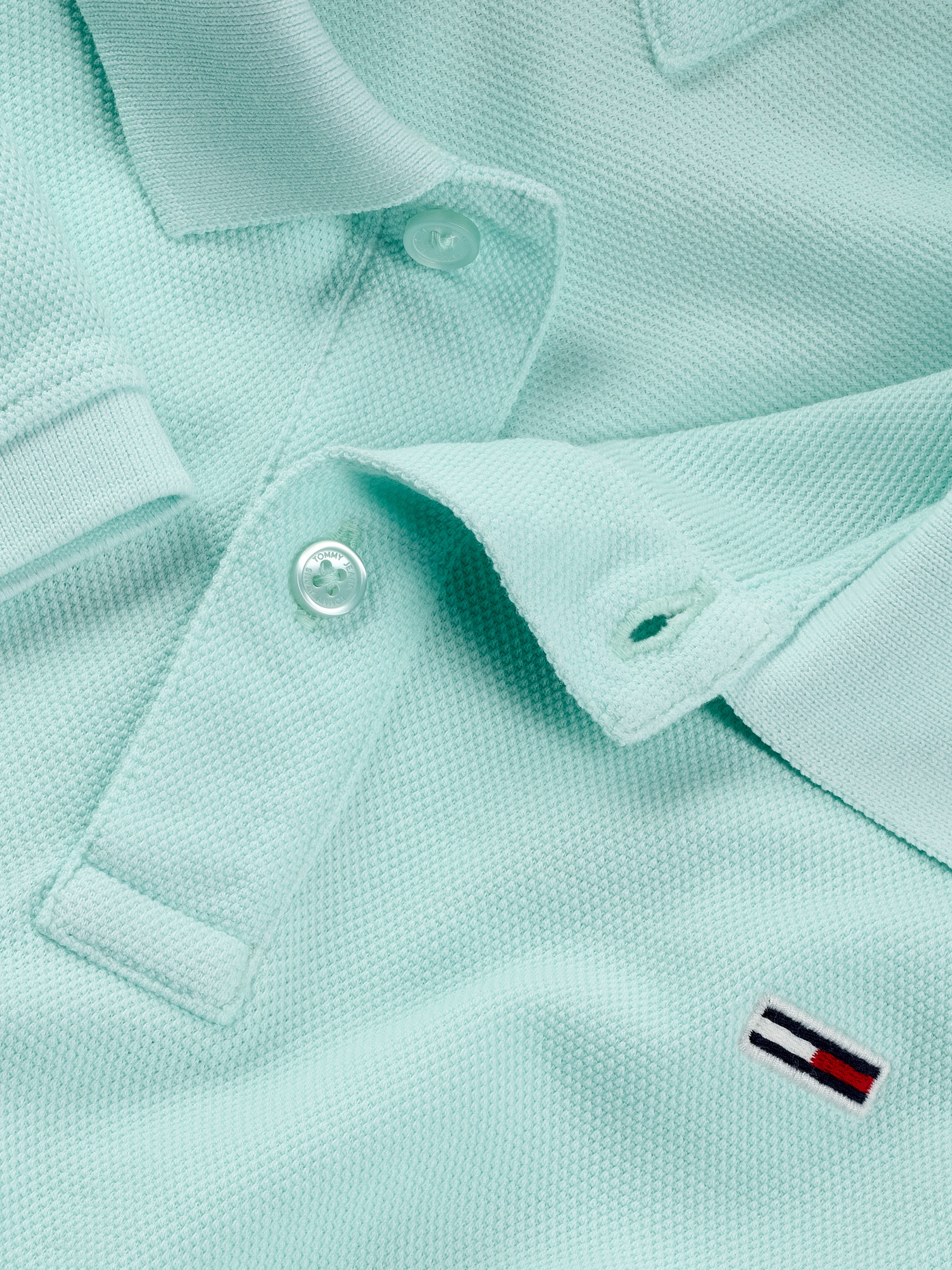 Tommy Jeans Poloshirt »TJM SLIM ESSENTIAL GD POLO SS«, mit Logostickerei