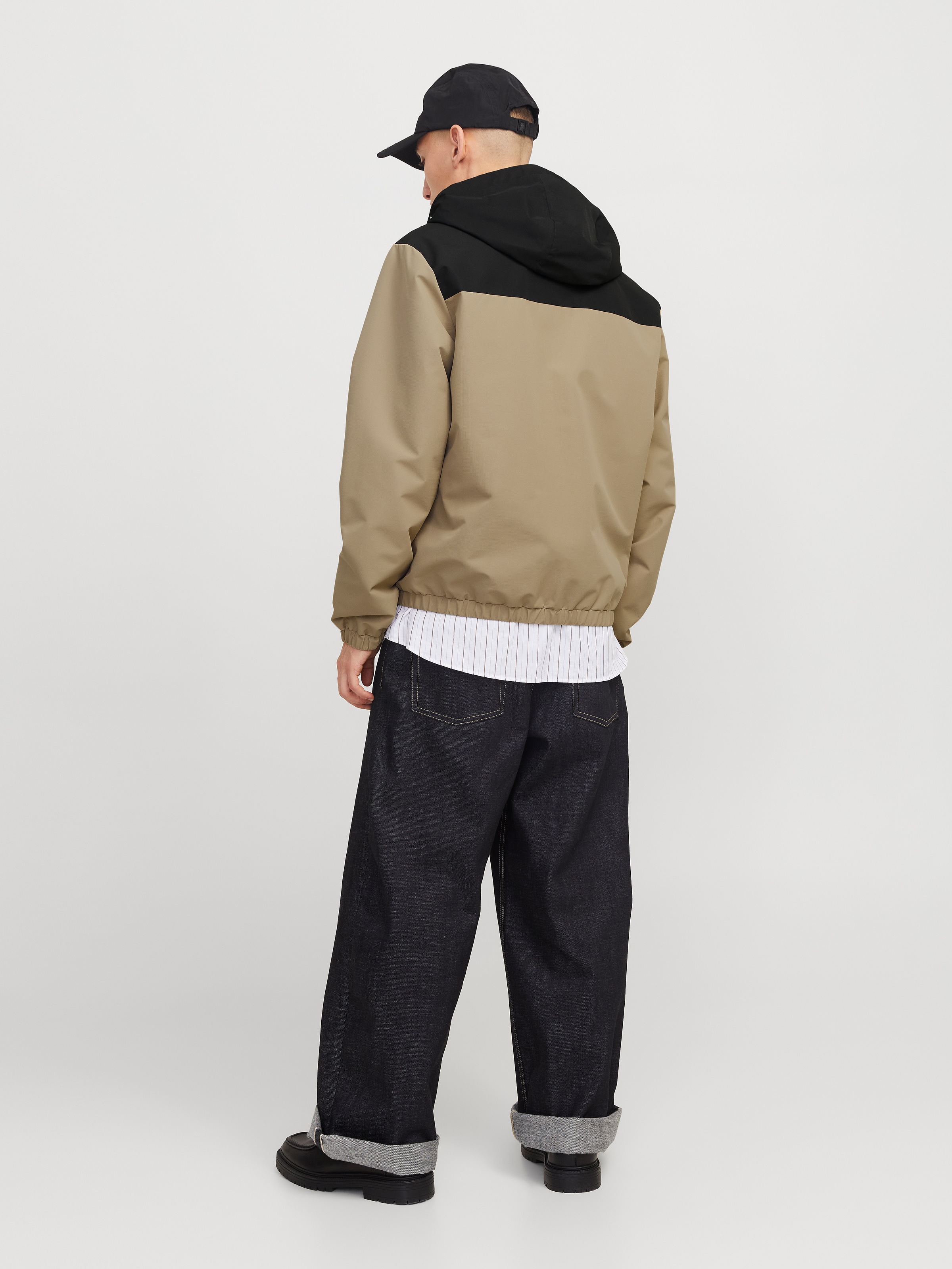 Jack & Jones Blouson »JJELEGACY LIGHT JACKET HOOD NOOS« mit Kapuze mit Logo Schriftzug