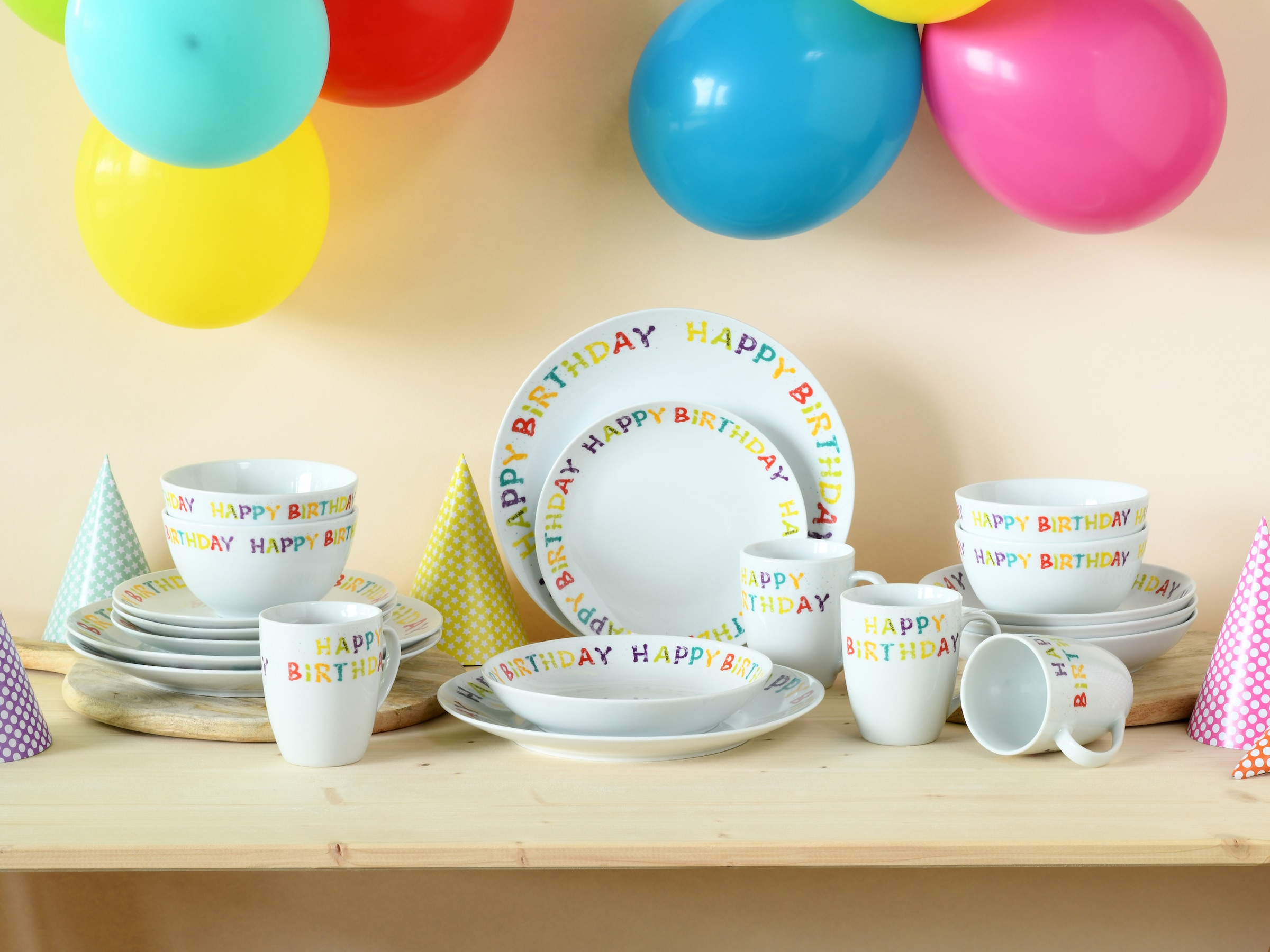 CreaTable Kombiservice »Happy Birthday, Kombi-Service 20-tlg.«, (Set, 20 tlg.), Fröhliches buntes Geschirr, Für alle Geburtstagsfeierlichkeiten