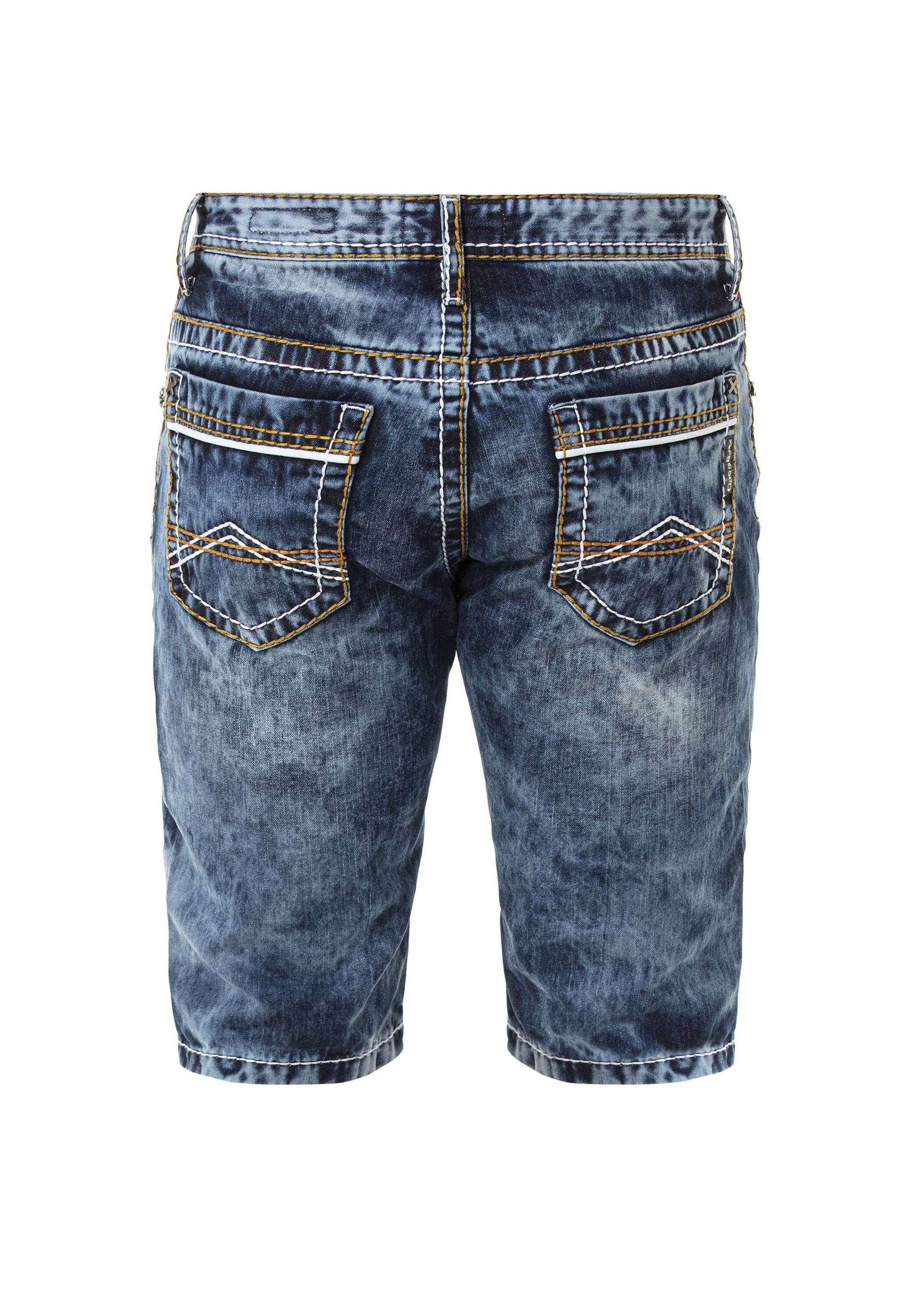 Cipo & Baxx Jeansbermudas »Bermuda & Short«, mit stylishen Kontrastnähten, CK268