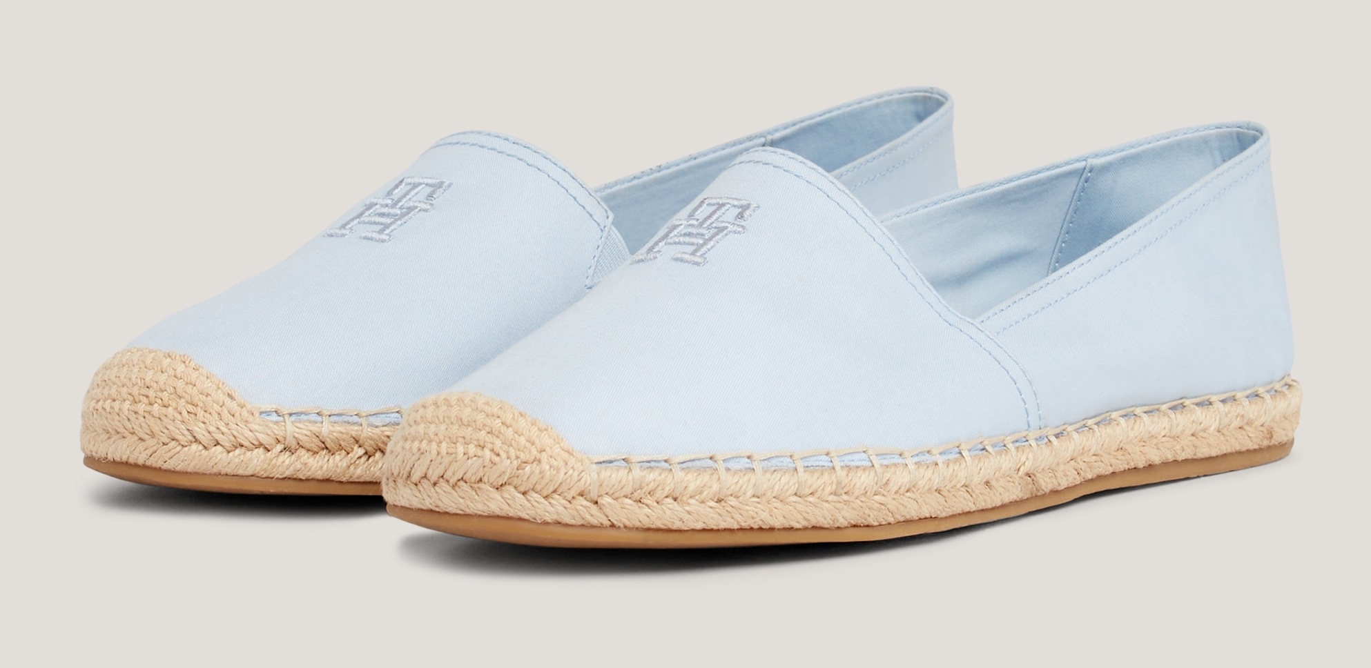 TOMMY HILFIGER Basutės »EMBROIDERED FLAT ESPADRILLE« ...