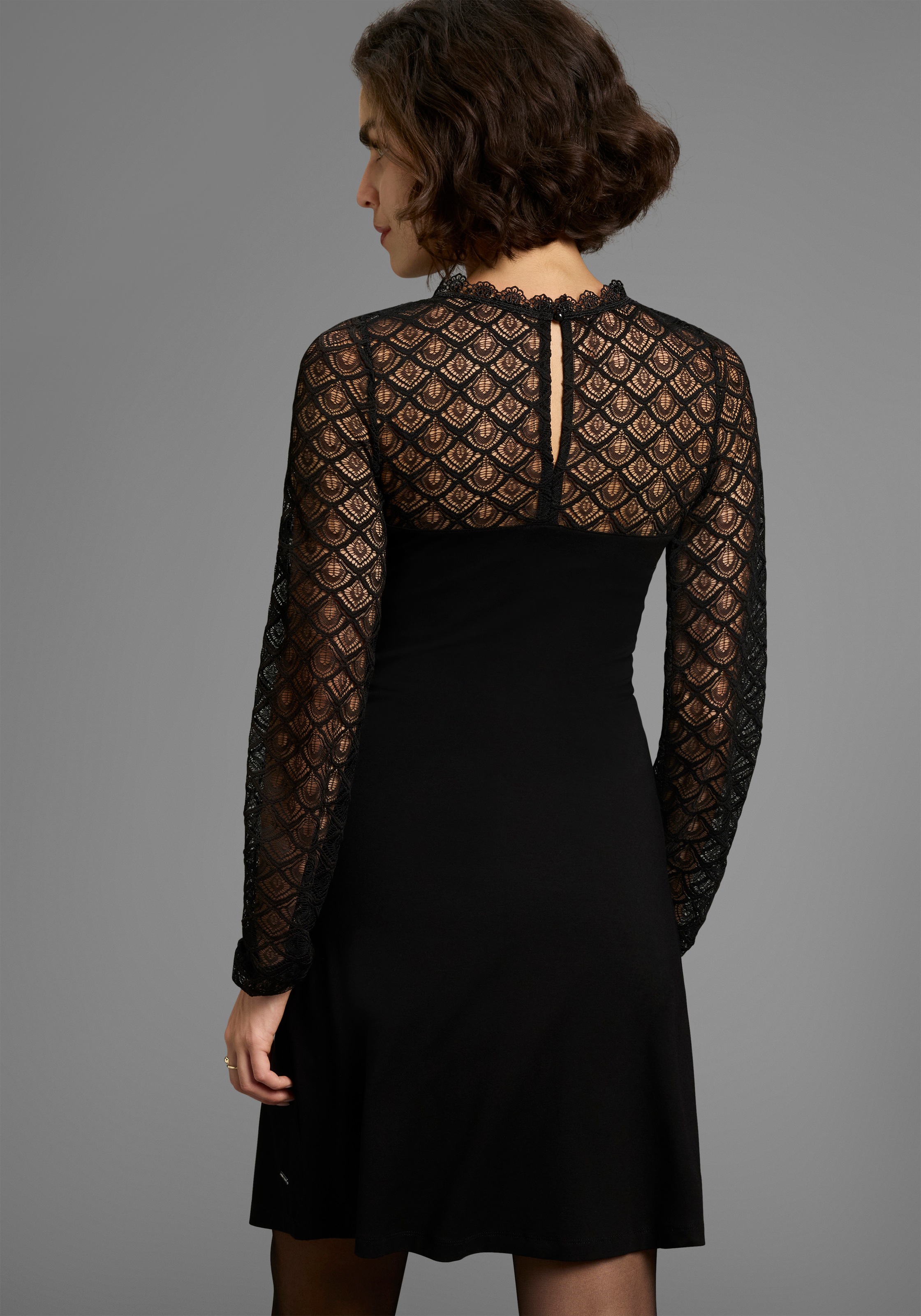 Laura Scott Spitzenkleid Ohne Tasche  Ohne Taschen mit edler Zierborte günstig online kaufen