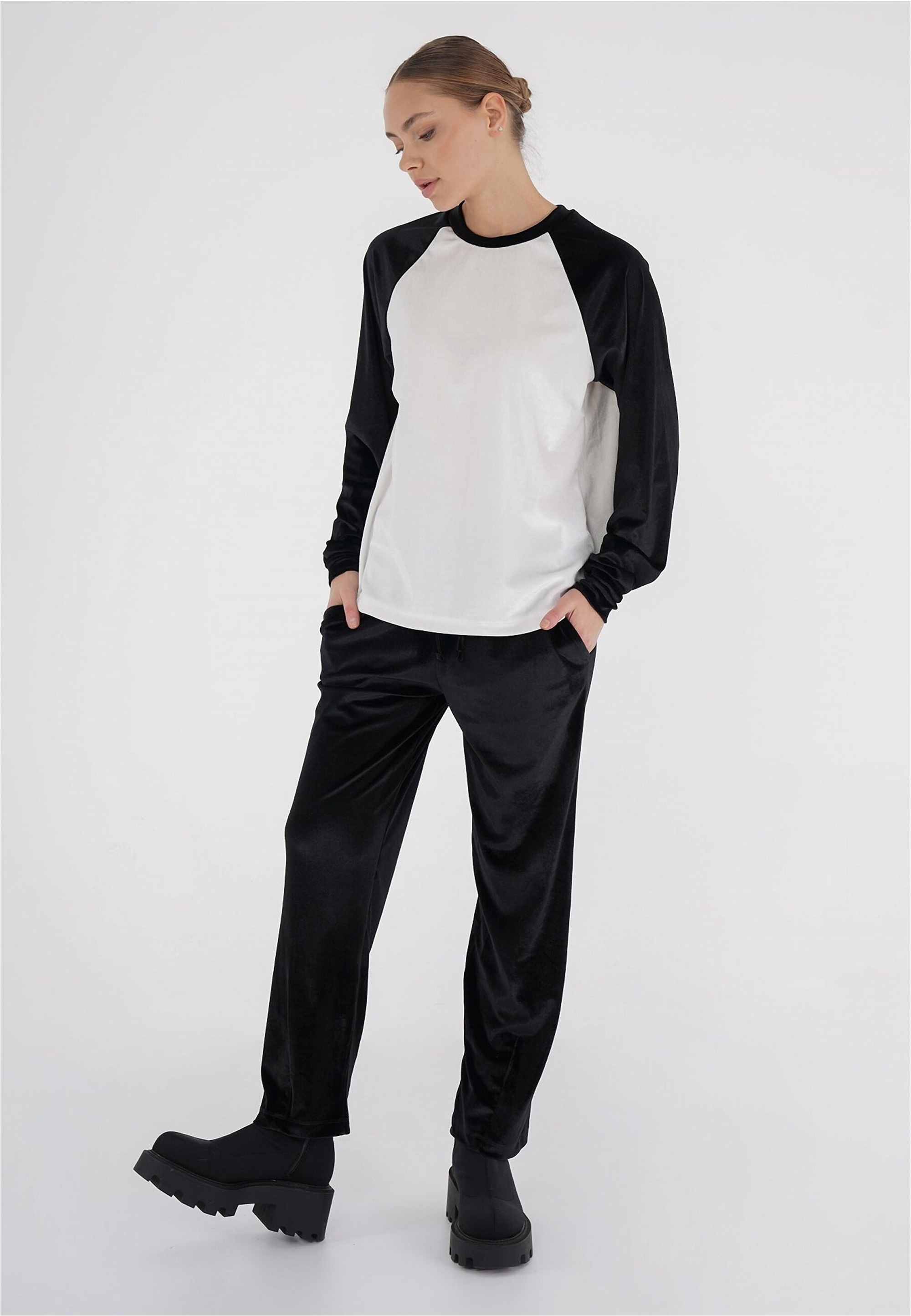 Thumbnail - freshlions Sweatshirt "Sally" 1 Stk. tlg. aus samtig, weichem Stoff hergestellt