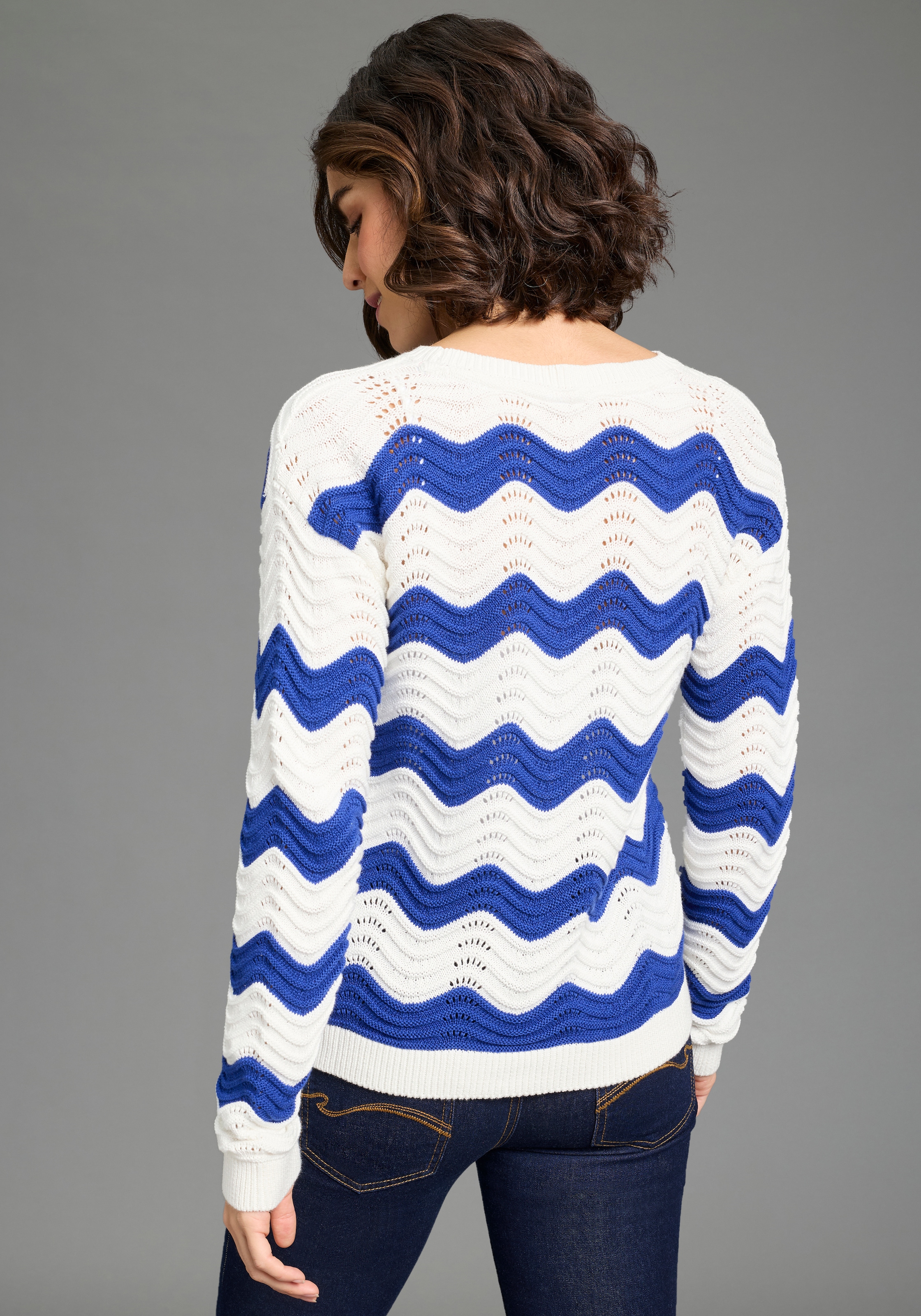 KangaROOS Ajourpullover aus Baumwolle, mit Rundhalsausschnitt, figurumspielende Passform