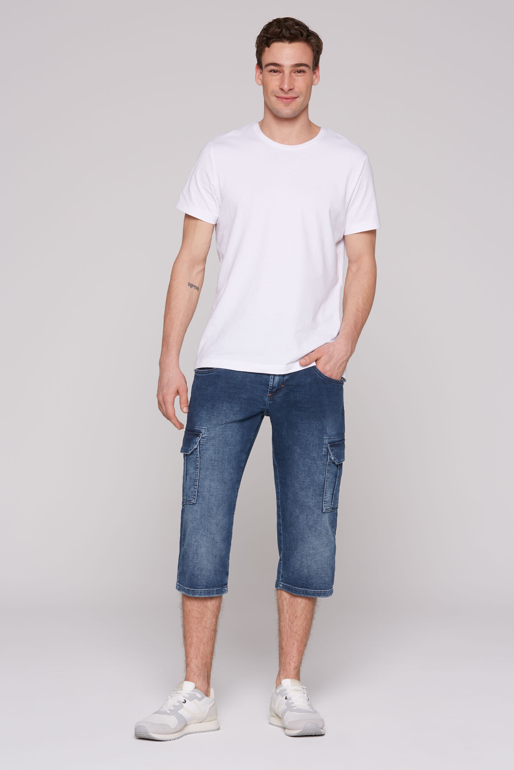 CAMP DAVID Jeansshorts, mit tief sitzenden Gesäßtaschen
