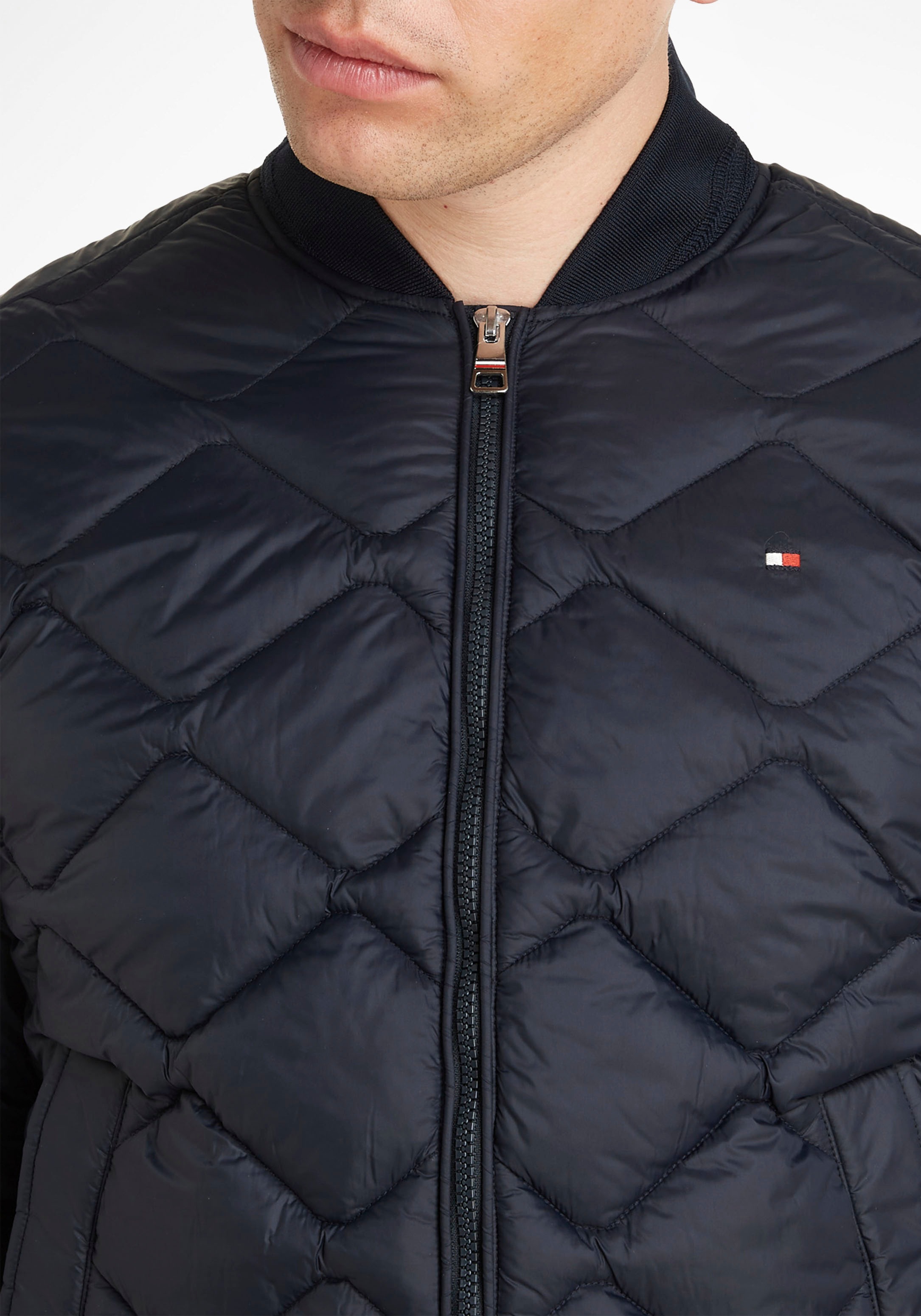 Tommy Hilfiger Steppjacke »QUILTED BOMBER«, mit Rippbündchen an Kragen, Ärmeln und Saum
