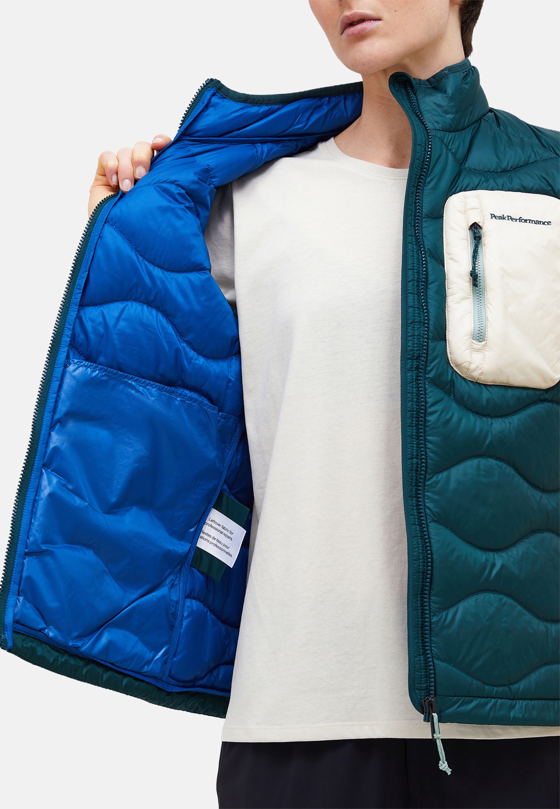 Peak Performance »W Helium Utility Down Vest« mit dezenten Farbdetails