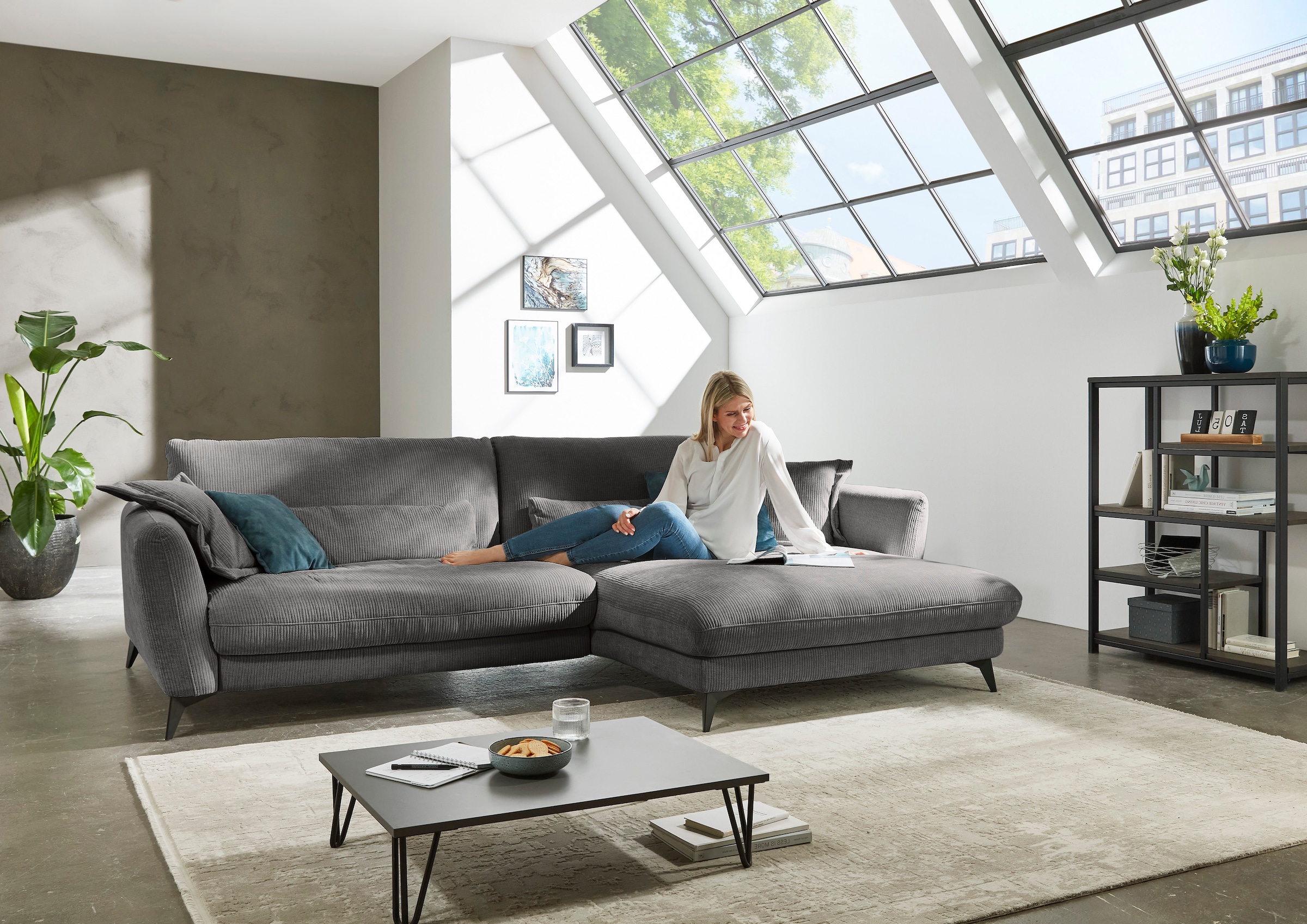 Die PlanBar Ecksofa »MP-IN23149 L-Form«, Kaltschaumpolsterung mit SoftSitz, Lose Rückenkissen
