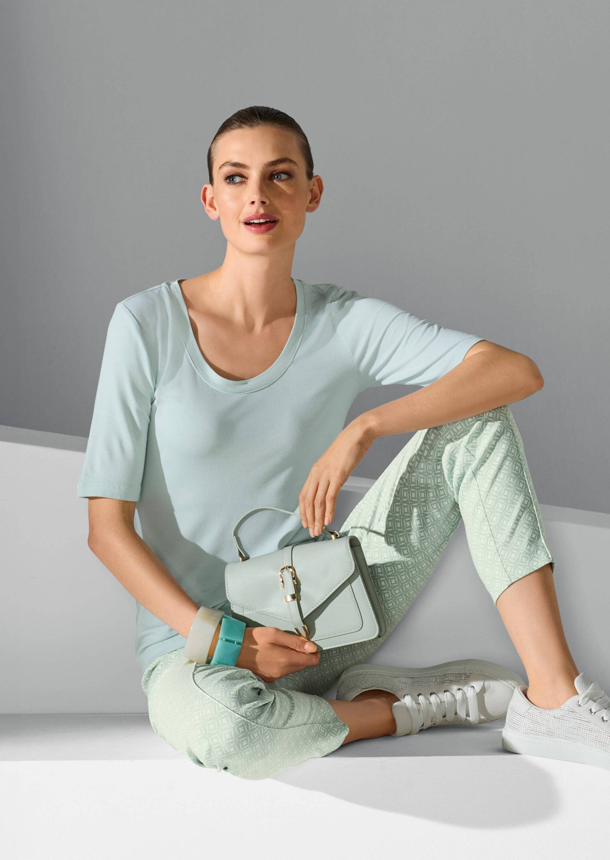 MADELEINE Kurzarmshirt »Shirt Sommerliches Basicshirt mit Rundhalsausschnitt«