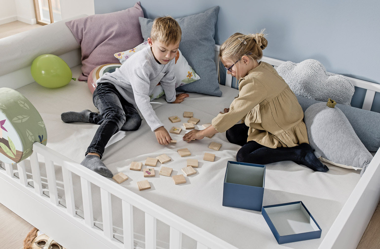 Kinderbett PAIDI, B:147,6cm H:50,8cm L:205,6cm, weiß, Betten, "LITTLE FLO, vom Baby bis zum Teeni, in mehreren Farben und Breiten", umbaubar zum