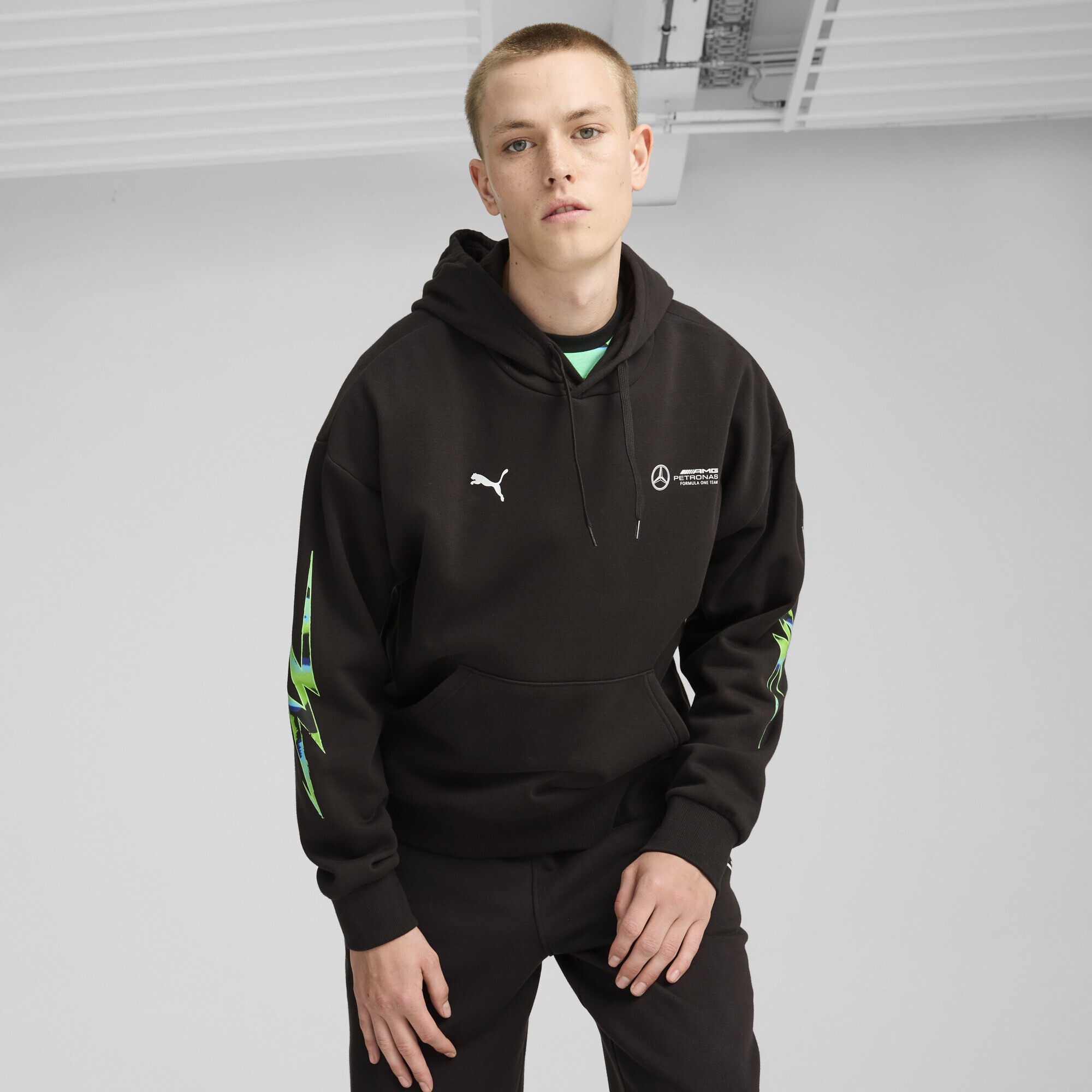 PUMA Hoodie "Mercedes-AMG Petronas F1 Neon Energy Hoodie Herren" günstig online kaufen