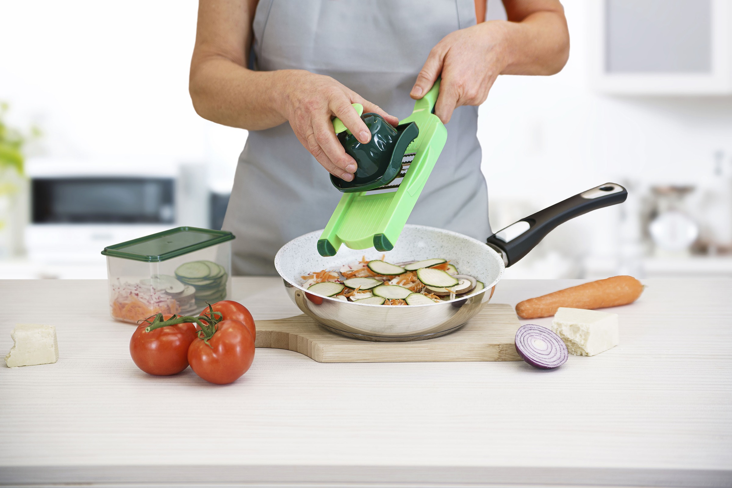 Genius Zerkleinerer »Nicer Dicer Speed light«, mit 3 wechselbaren Einsätzen für vielseitigste Anwendungen