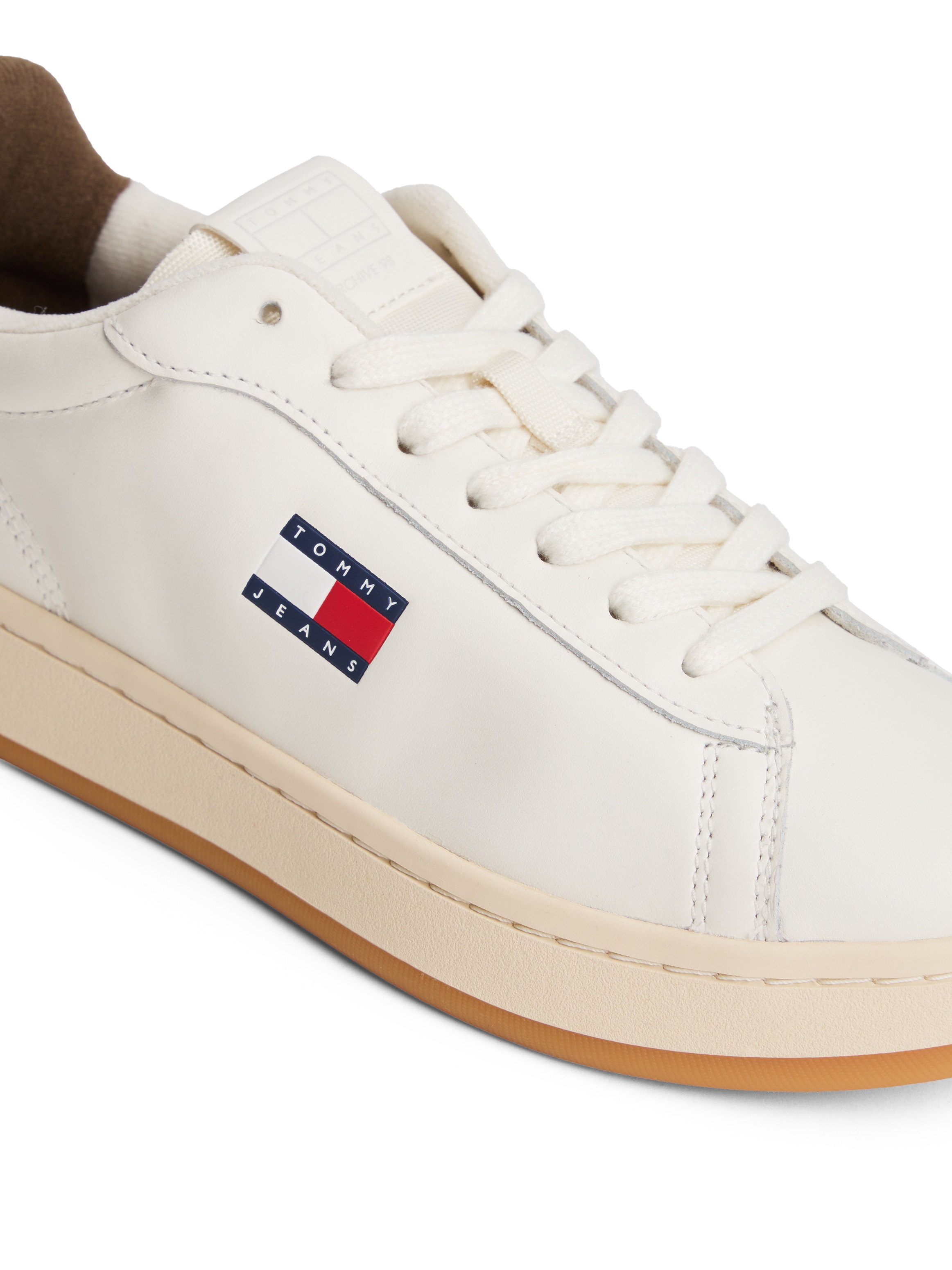 Tommy Jeans Plateausneaker »ARCHIVE' 98«, Freizeitschuh, Halbschuh, Schnürschuh, mit Logoaufnäher an der Zunge