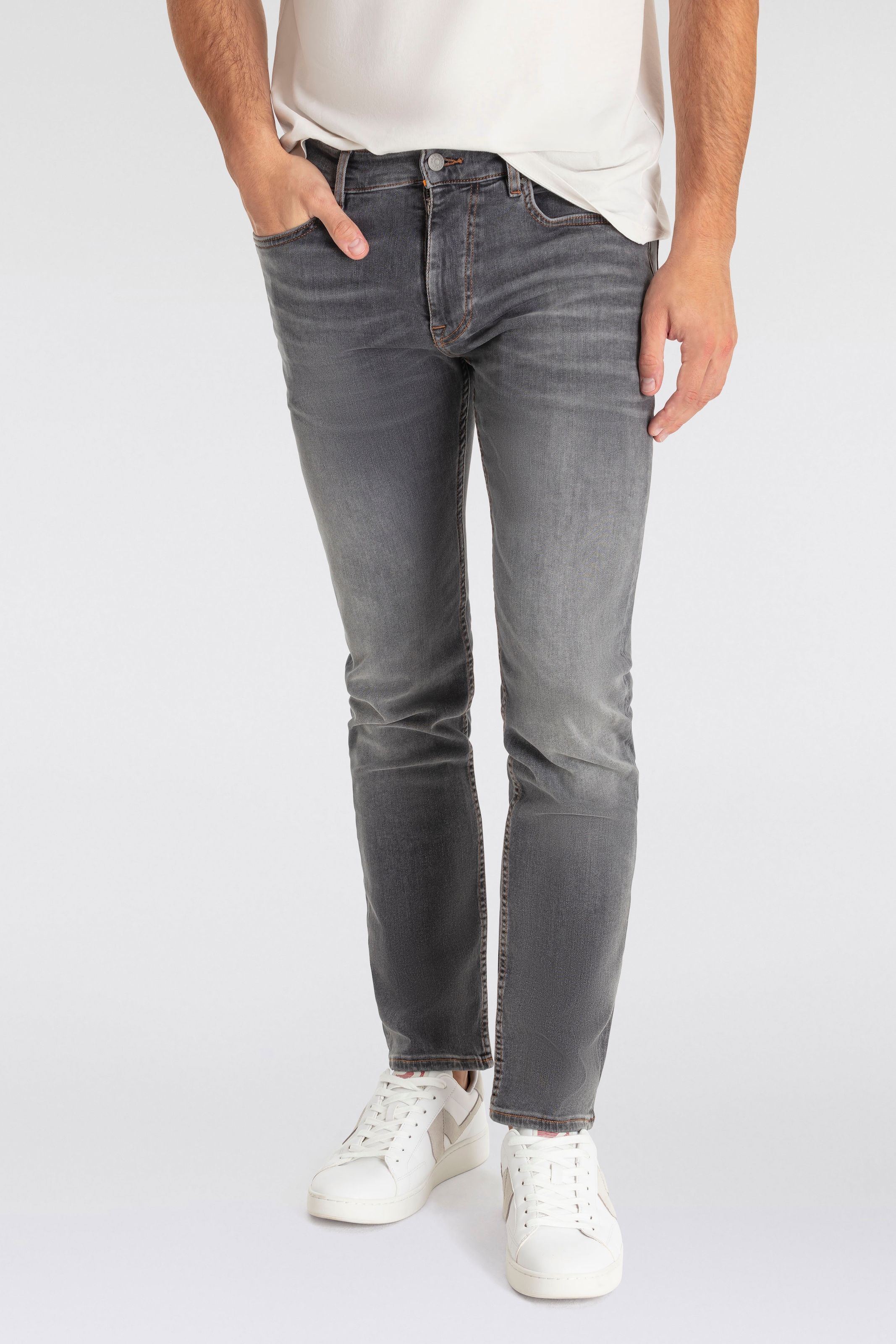 BOSS ORANGE Slim-fit-Jeans "Delaware", mit BOSS Leder-Badge günstig online kaufen