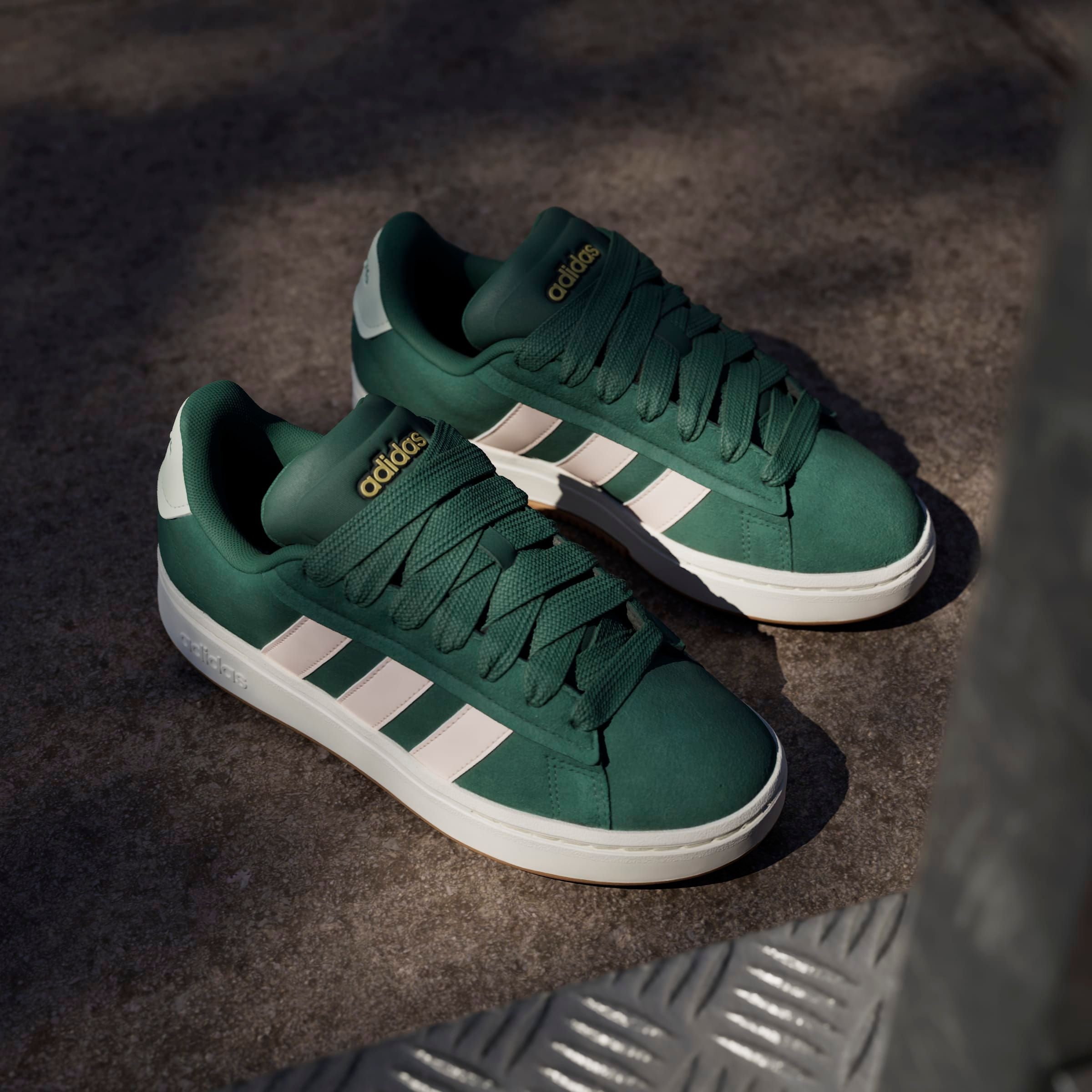 adidas Sportswear Sneaker »GRAND COURT ALPHA«  Design inspiriert vom adidas Campus 00