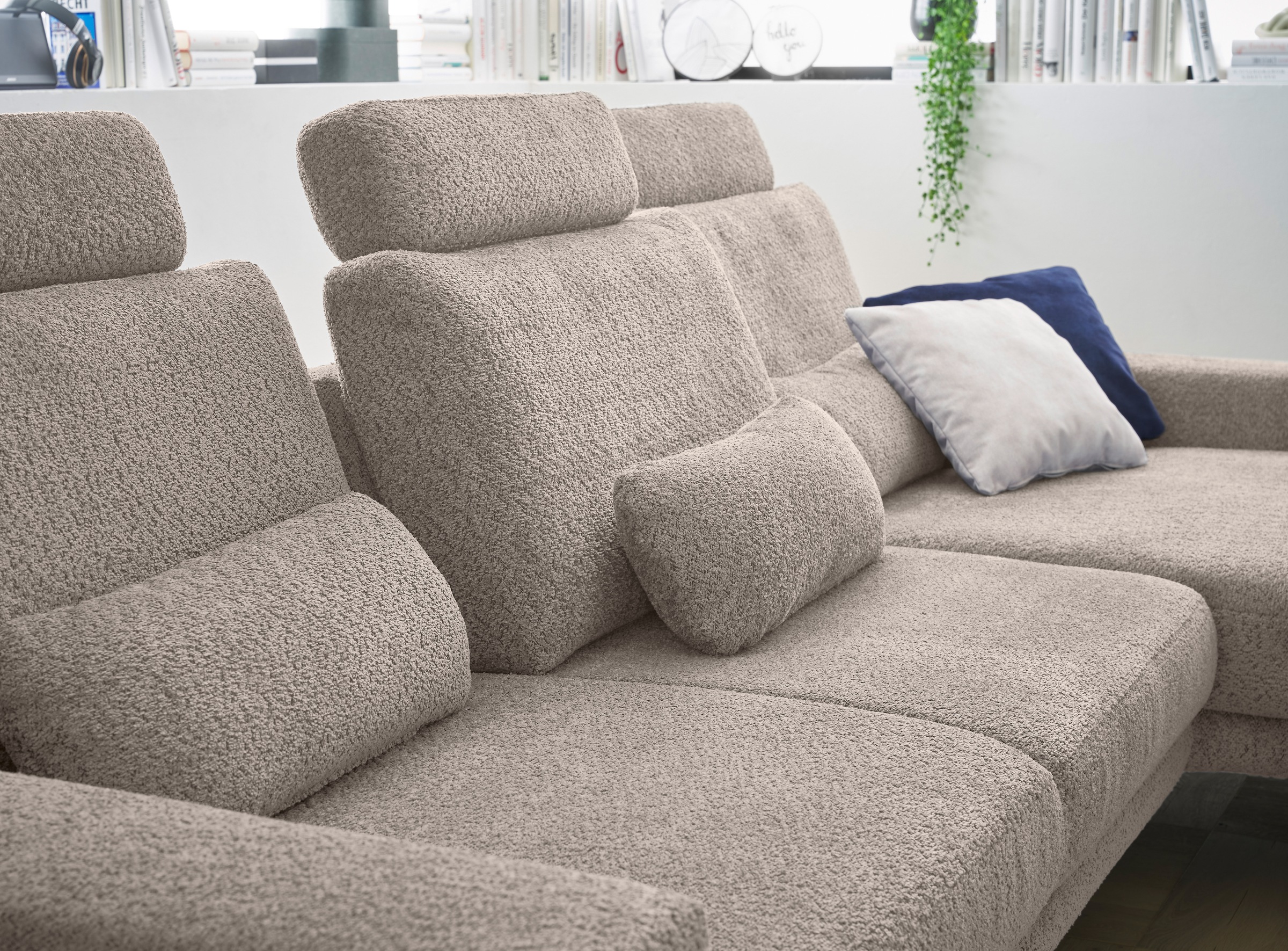 set one by Musterring Ecksofa »SO 3600, inkl motor. Sitztiefenverstellung, Kopfstützen, Nierenkissen«, Sitzhöhe 44 cm, Federkern, Breite 293 x Tiefe 180 cm, Kama stone