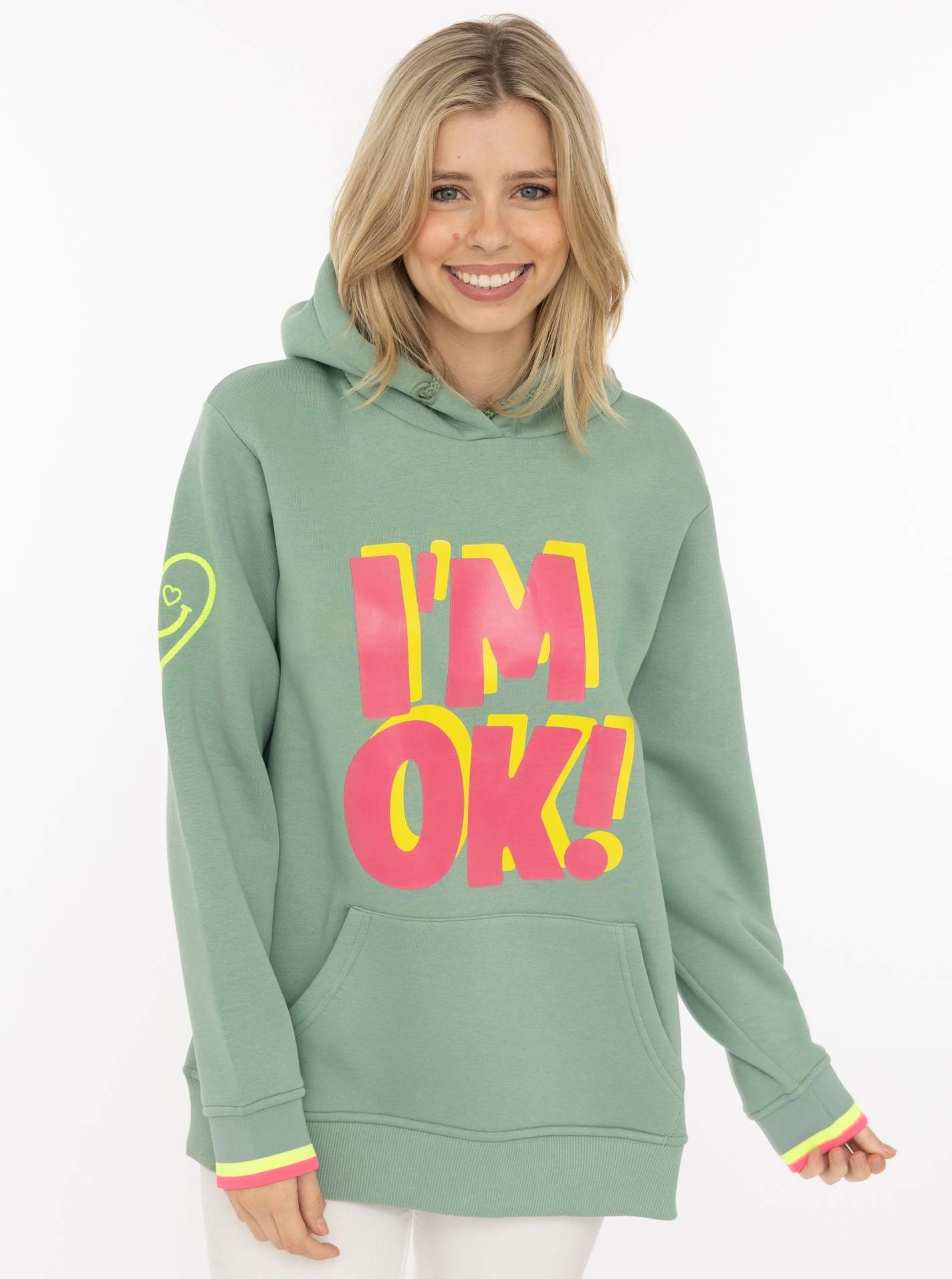 Zwillingsherz Hoodie ""IM OK"", großer Print vorne, gestreifte Ärmelbündchen, Herz Stickerei am Arm