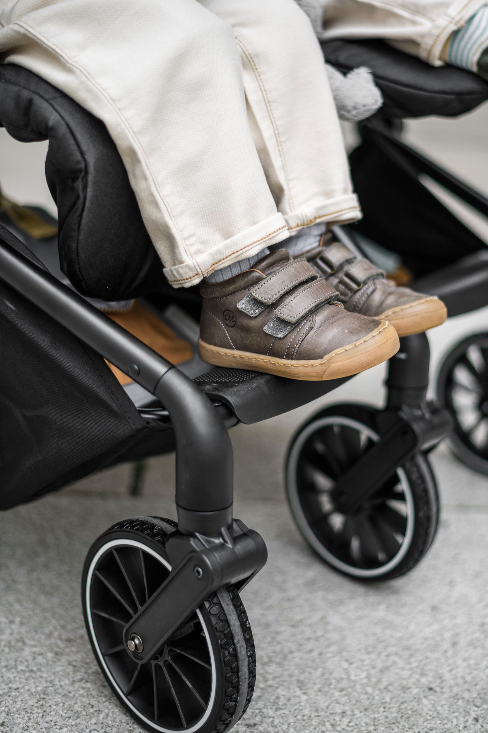 BabyGo Zwillingsbuggy »Zwillingskinderwagen GOTwice«, mit drei schwenkbaren Vorderrädern