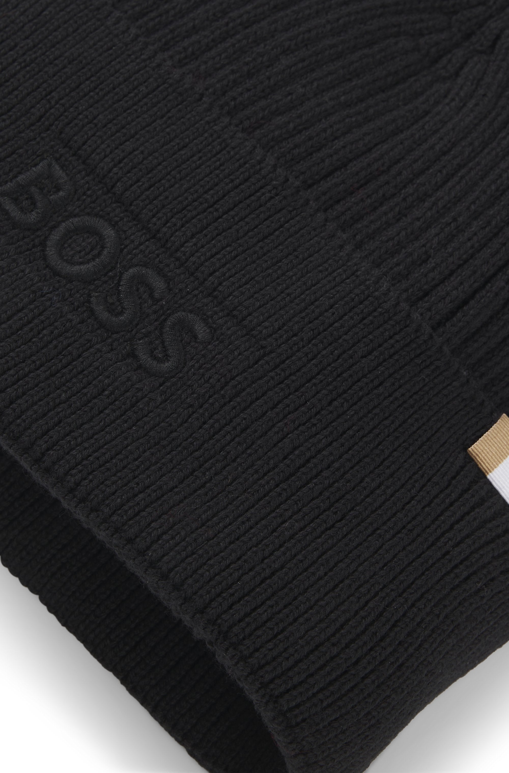 BOSS Strickmütze »Magico_R_Hat«, mit tonaler Logostickerei