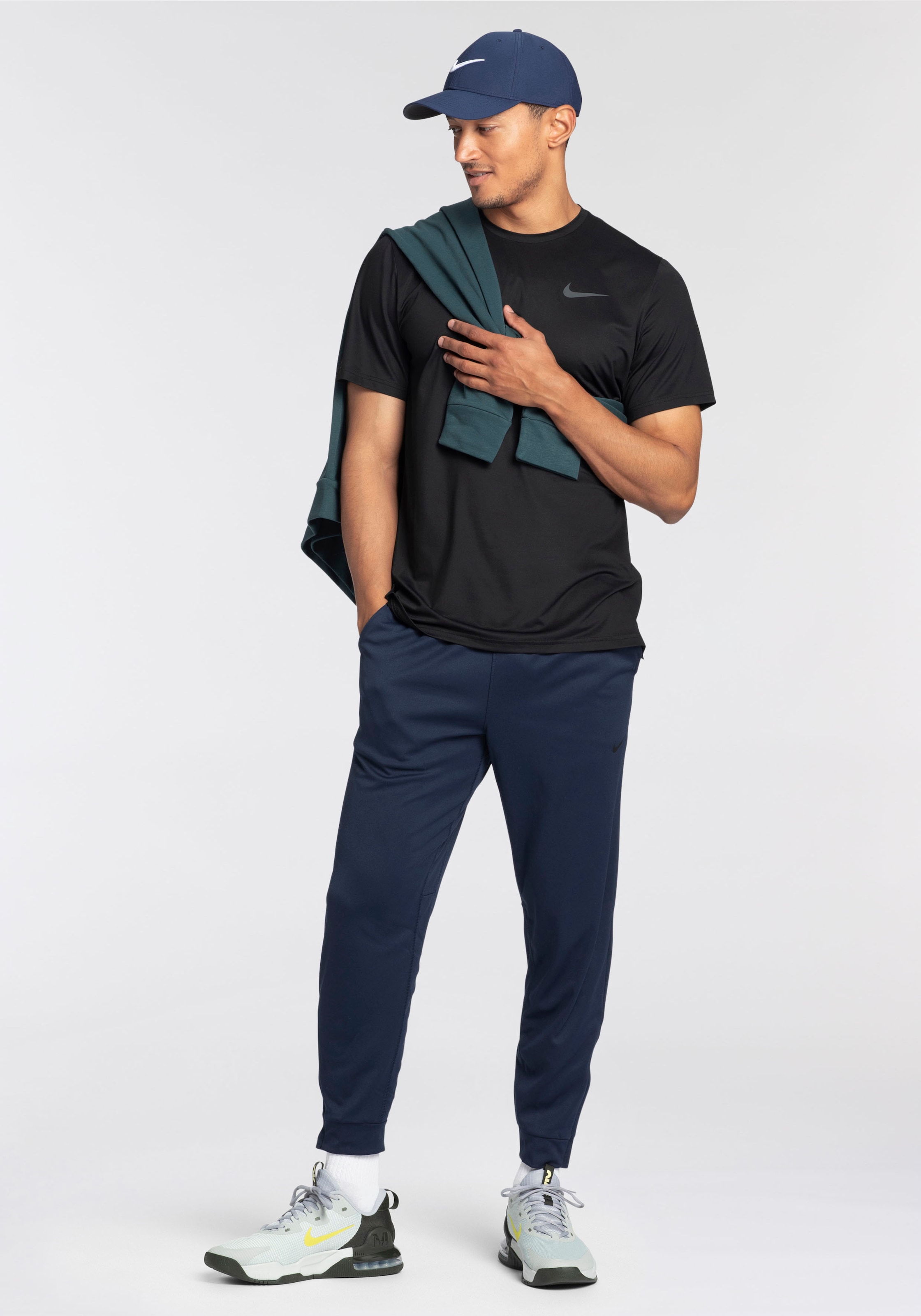 Nike Trainingshose »DRI-FIT TOTALITY MEN'S TAPERED FITNESS PANTS«