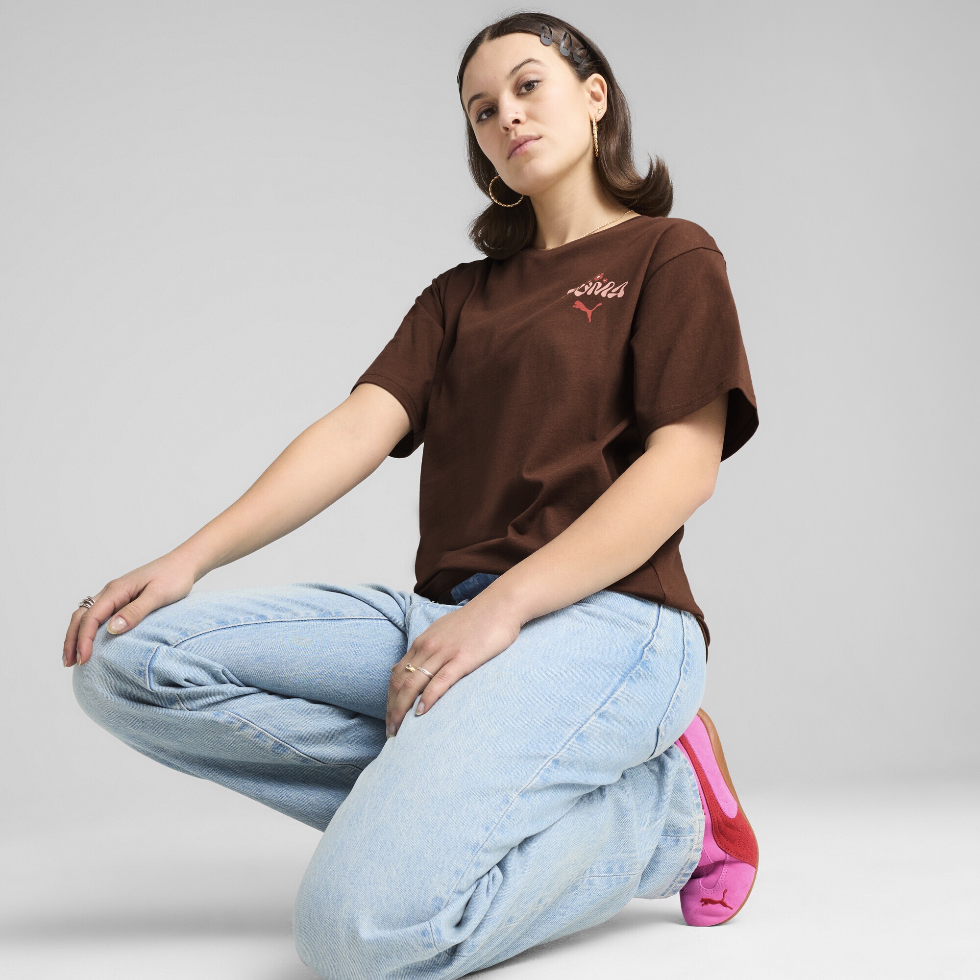 PUMA T-Shirt »ESS FLORAL PACK Relaxed Fit T-Shirt mit Grafik Damen«