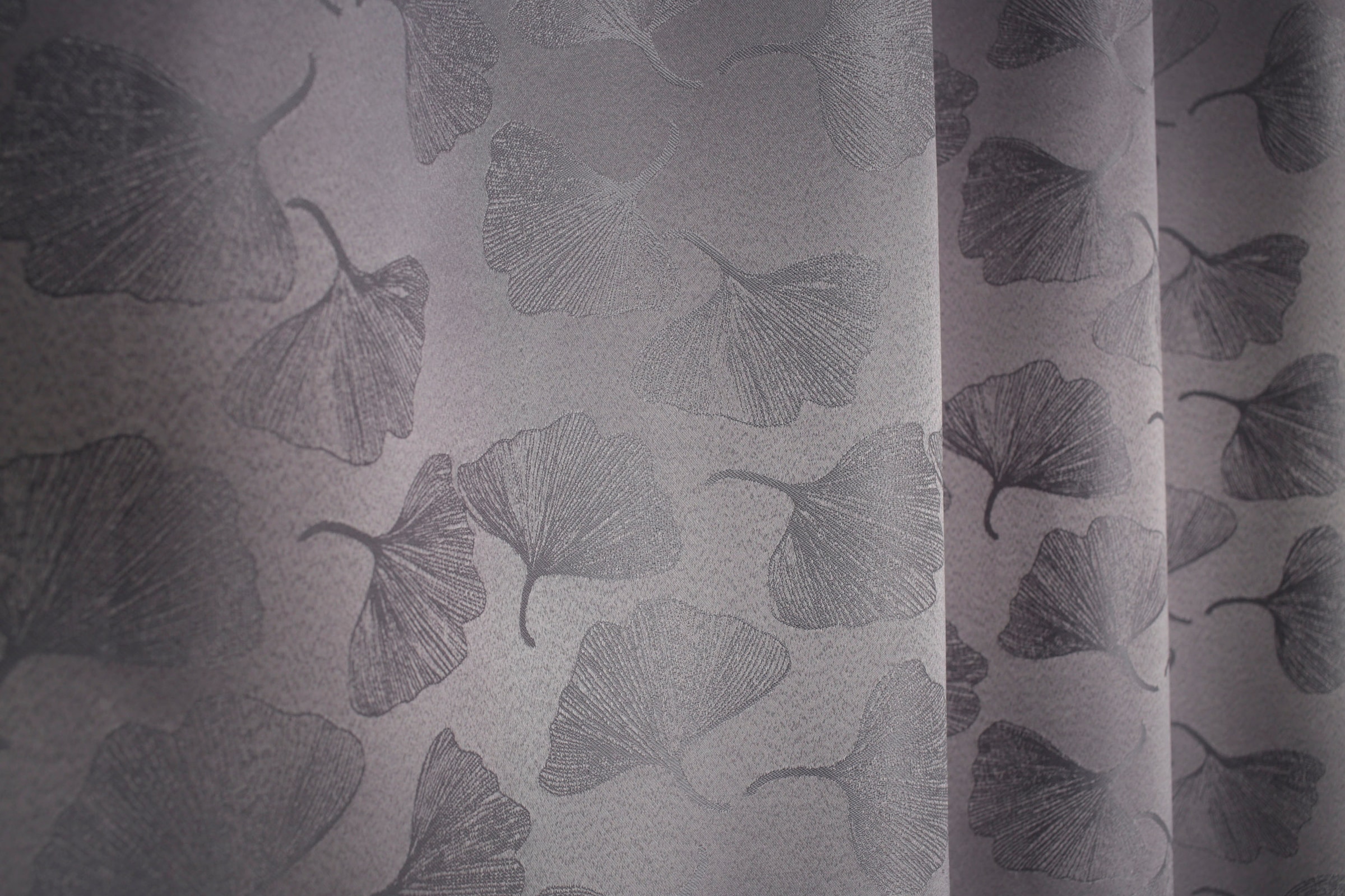 HOME WOHNIDEEN Vorhang »GINGKO«, (1 St.), Verdunkler, jacquardgemustertes Gingko-Blatt-Motiv, 100% verdunklend