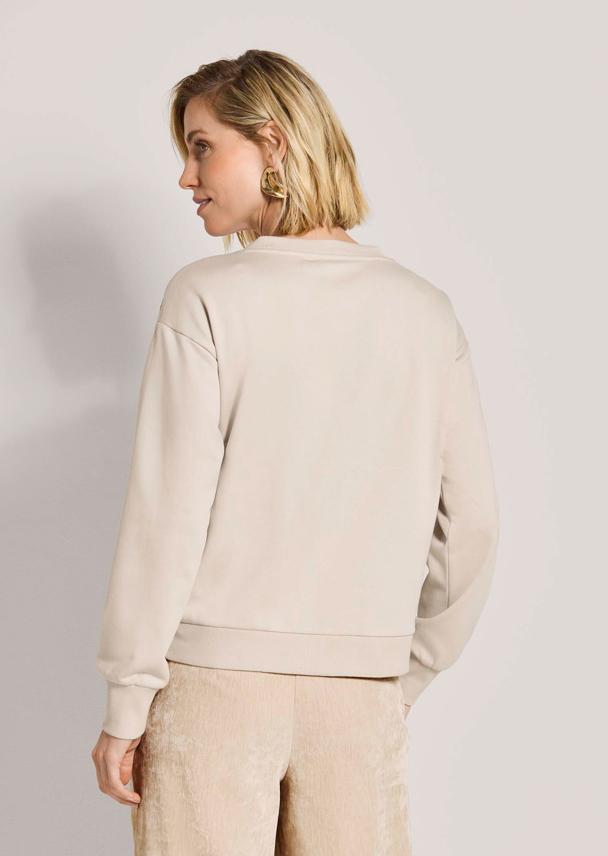 MADELEINE Langarmshirt »Sweatshirt Sweatshirt mit Pailletten-Blüten«