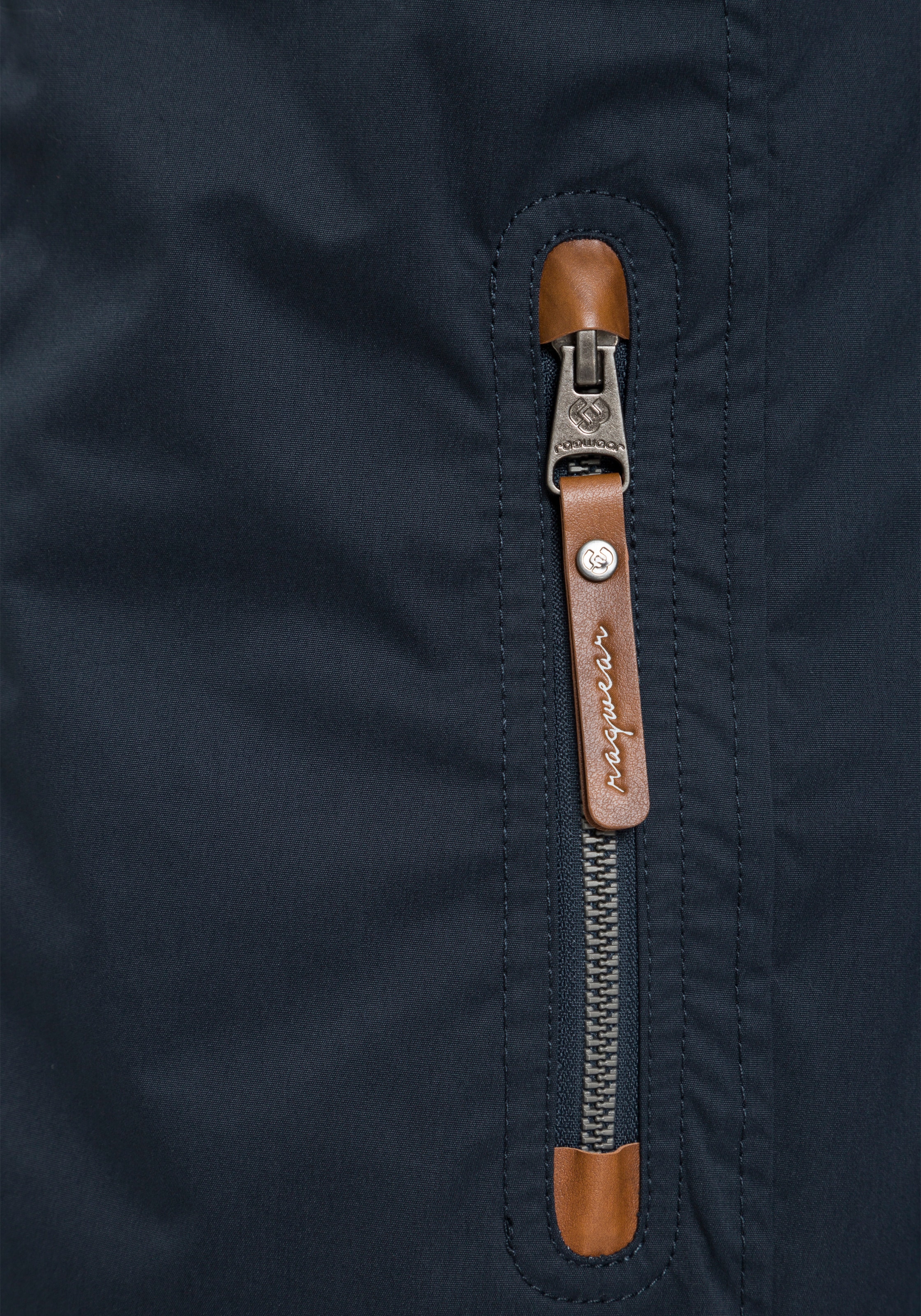 stylische Übergangs- für Water kaufen Ragwear BAUR coating Funktionsjacke Kapuze, mit »ZUZKA«, Outdoor-Jacke repelent |