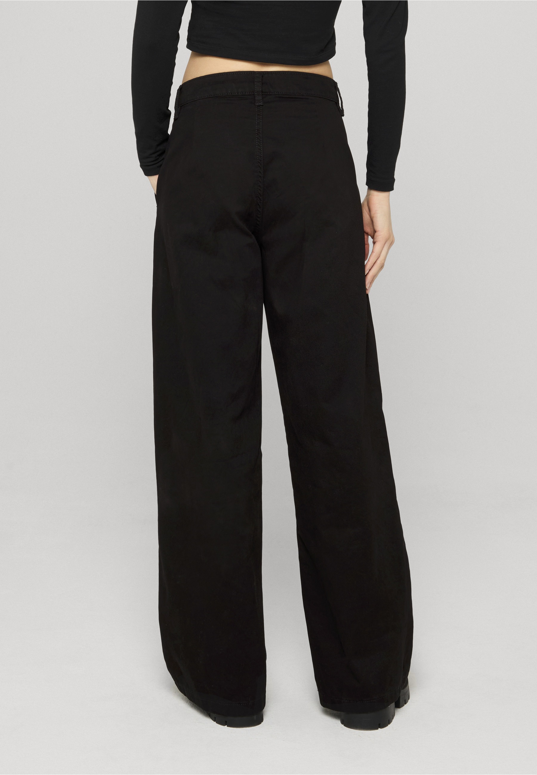 URBAN CLASSICS Stoffhose »Urban Classics Damen Ladies Organic Pleated Cotton Pants«