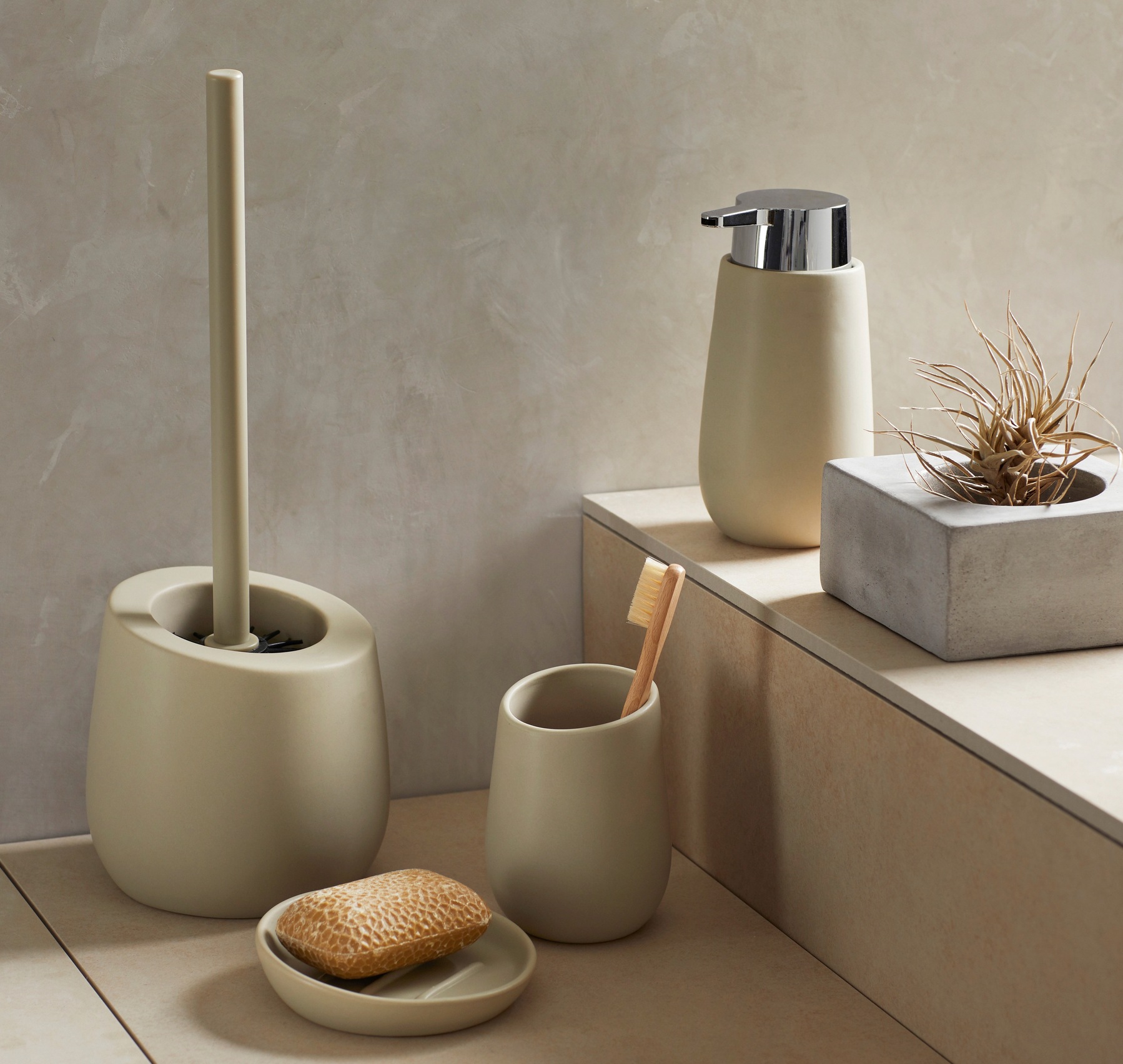 Thumbnail - WENKO WC-Garnitur "Badi" 1 Stk. aus Keramik Keramik