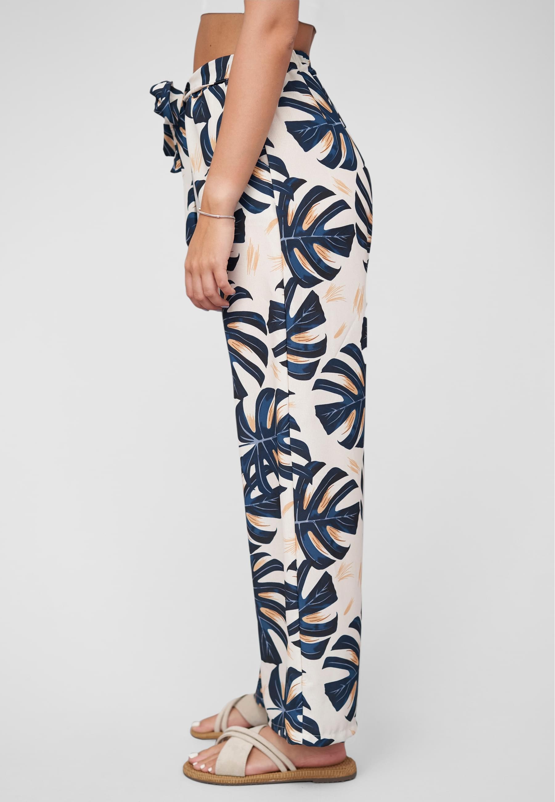 CLOUD 5IVE Stoffhose »CLOUD 5IVE Summer Pants with palm print and tie belt«