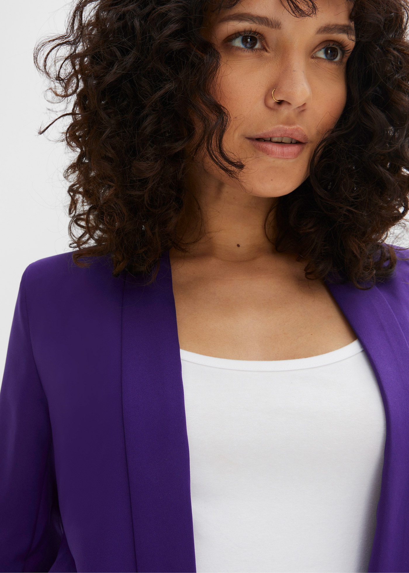 Thumbnail - bonprix Jackenblazer femininer Stil, schmale Passform, aus Polyester und Elasthan