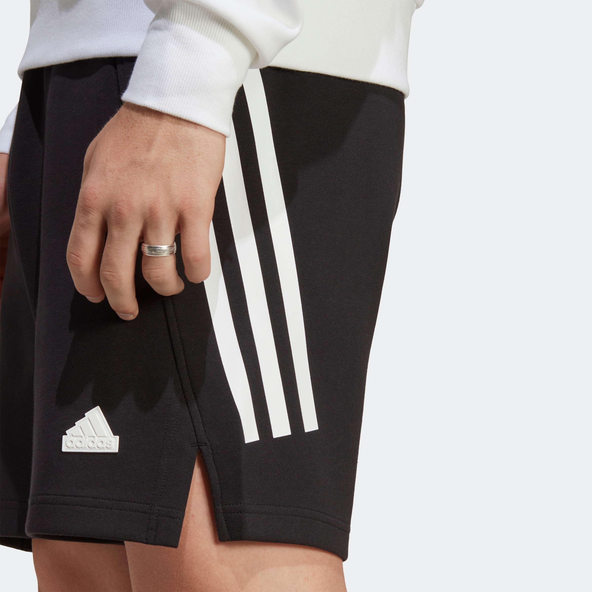 »FUTURE ICONS | BAUR ▷ Shorts adidas 3-STREIFEN« Sportswear für