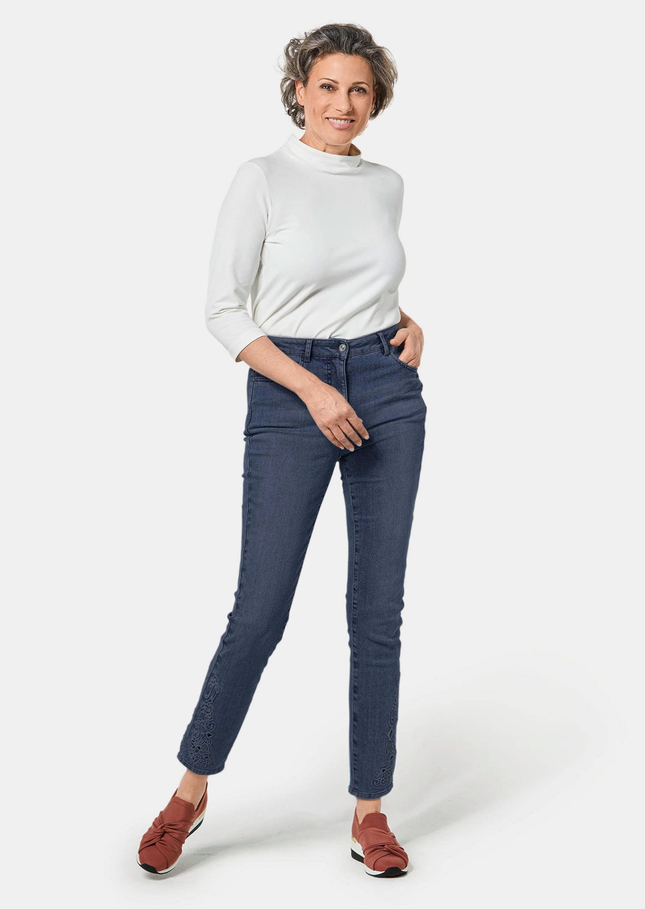 GOLDNER Regular-fit-Jeans »Jeanshose mit Stickerei am Saum«