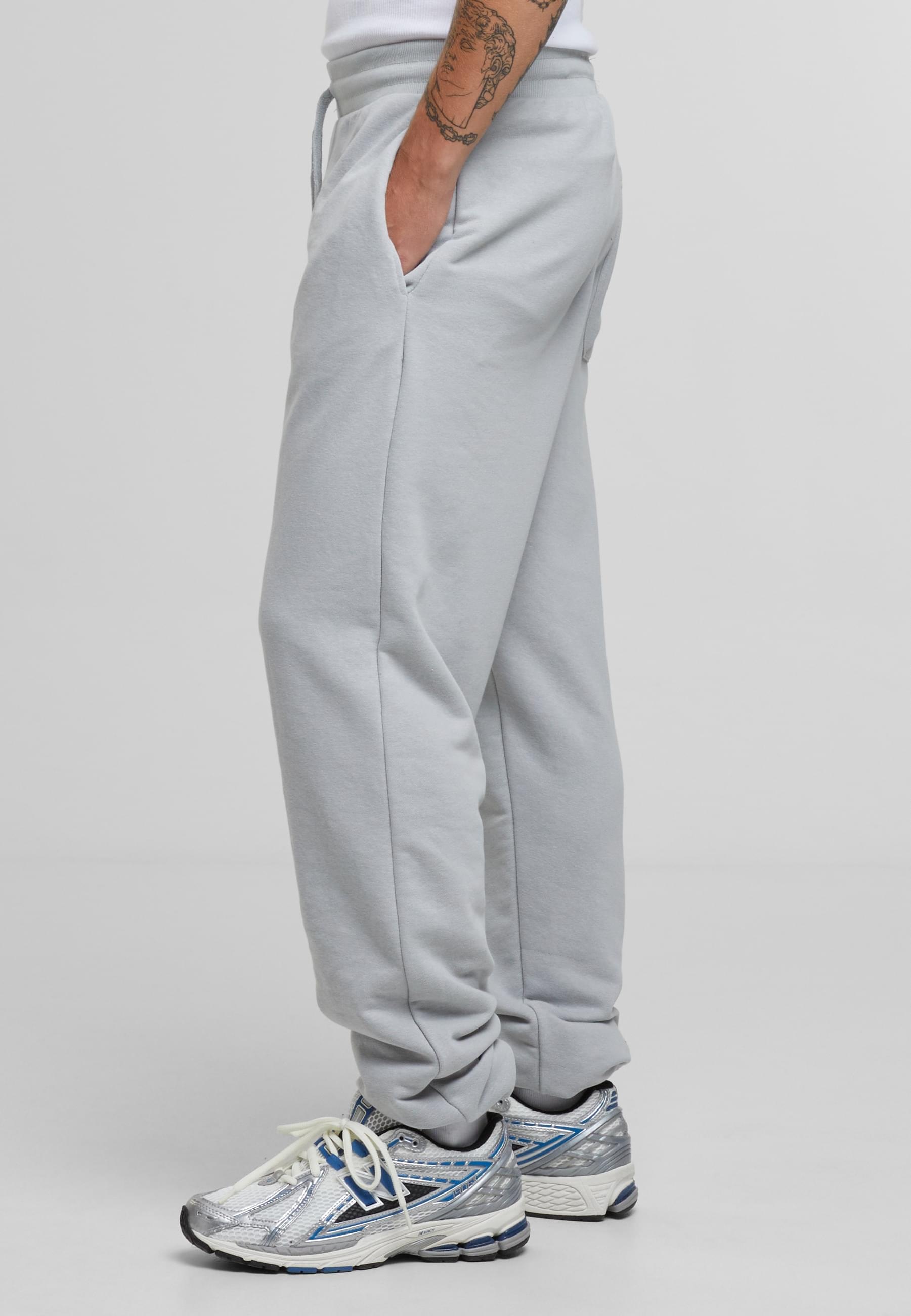 URBAN CLASSICS Stoffhose »Urban Classics Light Terry Basic Sweatpants«, (1 tlg.)