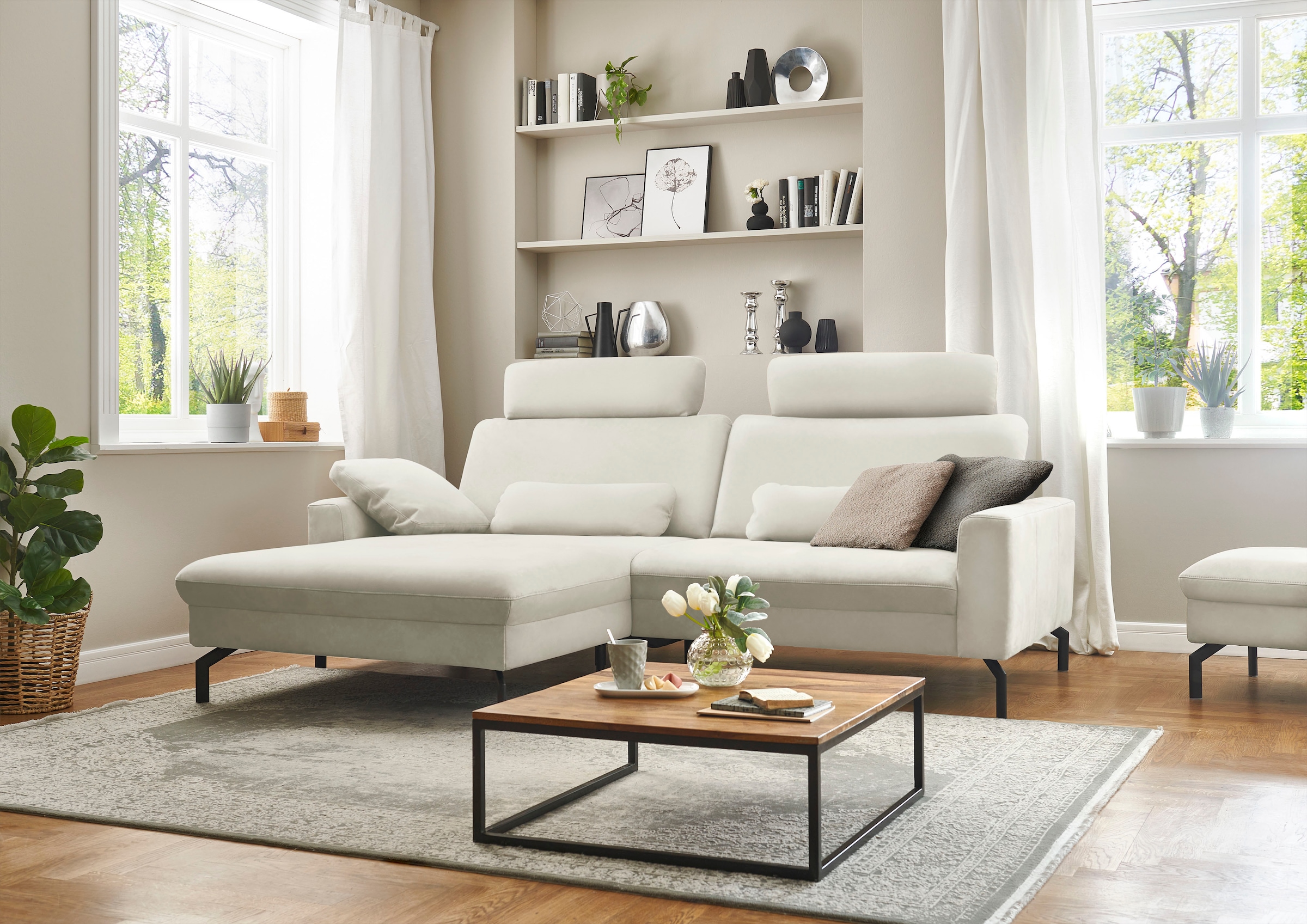 Die PlanBar Ecksofa »PN-EM20028 L-Form mit Kopfstützen«, wahlweise mit motorischem Canape
