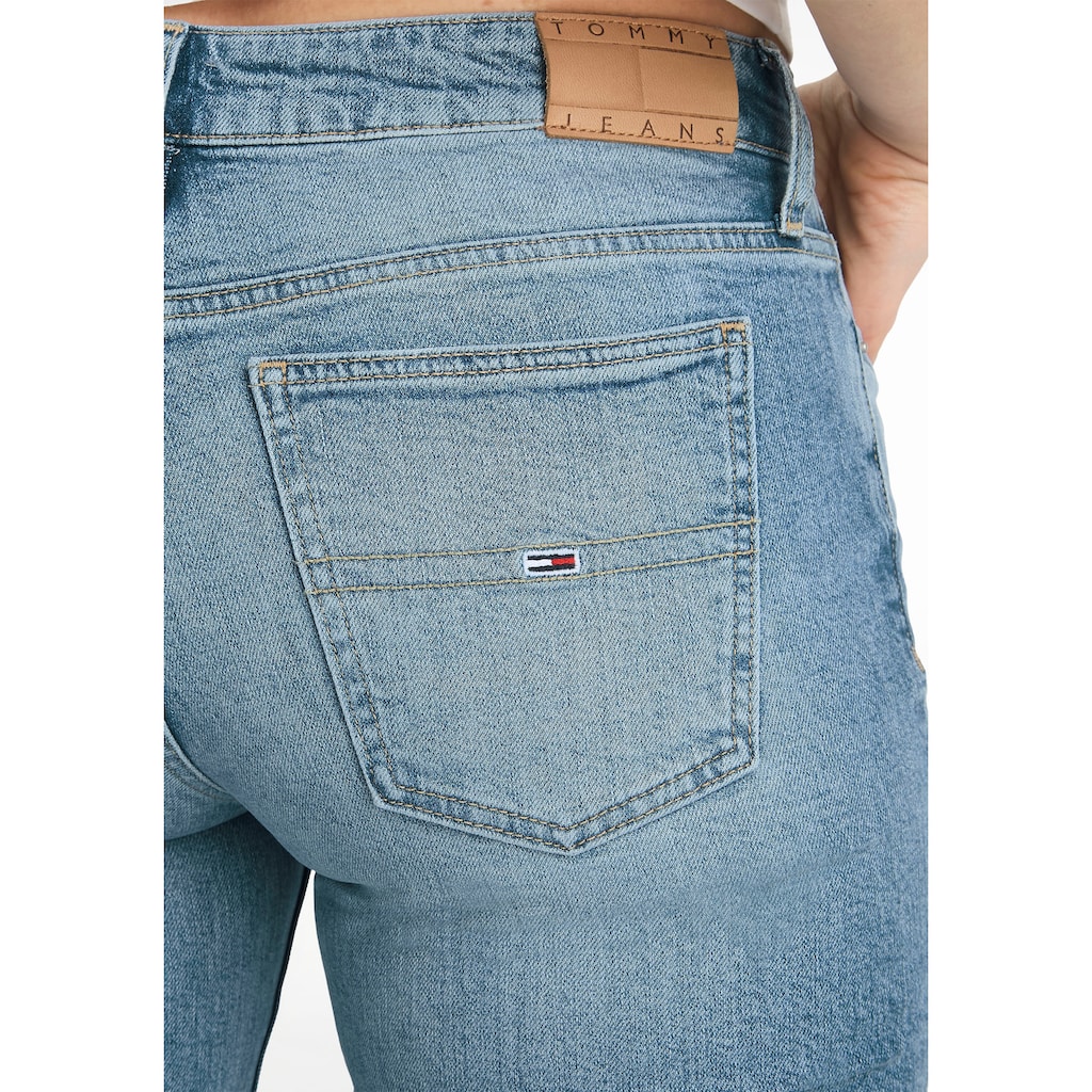 Tommy Jeans Bequeme Jeans, mit Ledermarkenlabel