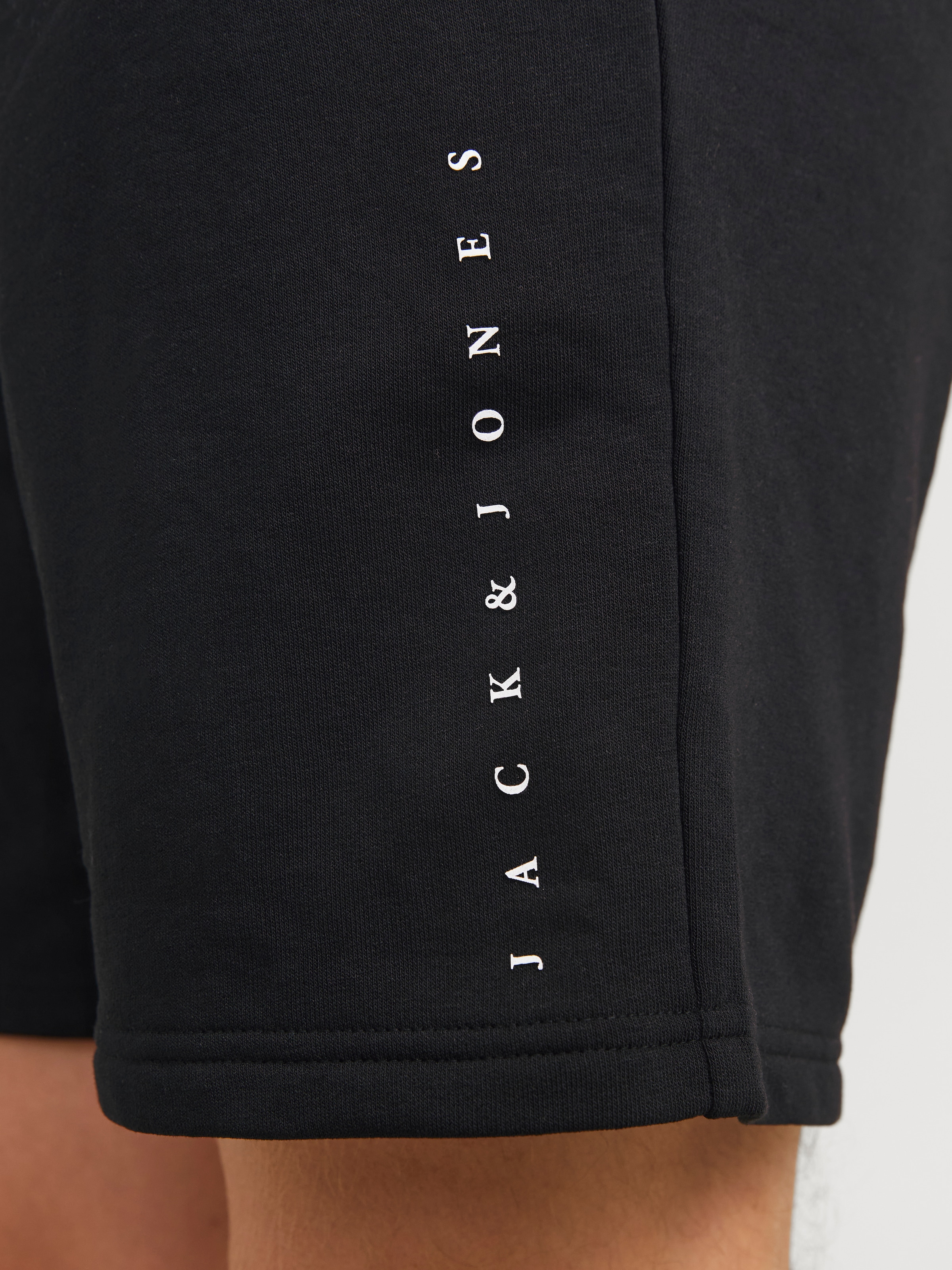 Jack & Jones Shorts »JPSTGORDON STAR JJ SWEAT SHORTS SRT SN«, mit Logo Schriftzug