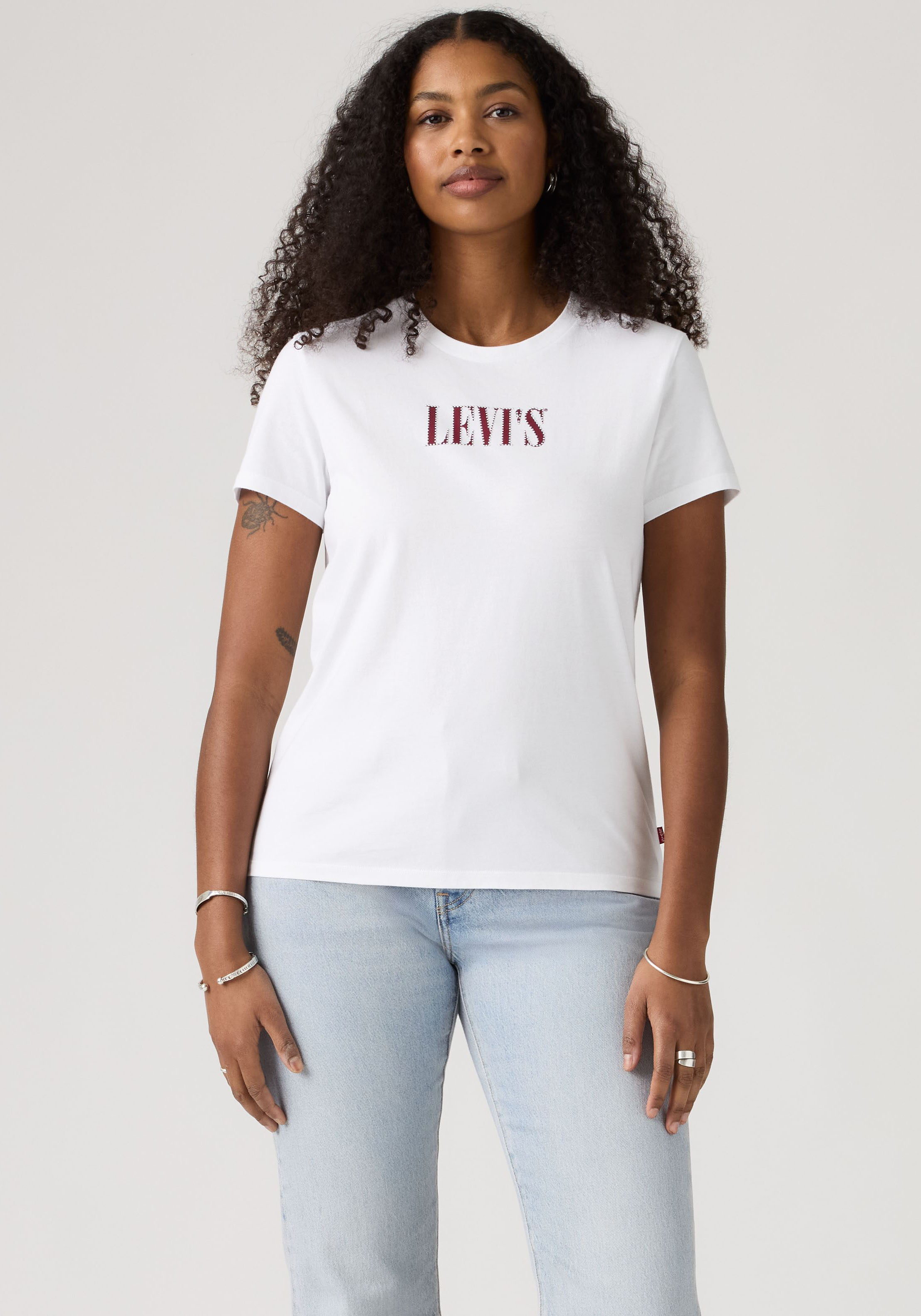Levis Rundhalsshirt "THE PERFECT TEE" mit Logo im Metallic-Holo Print