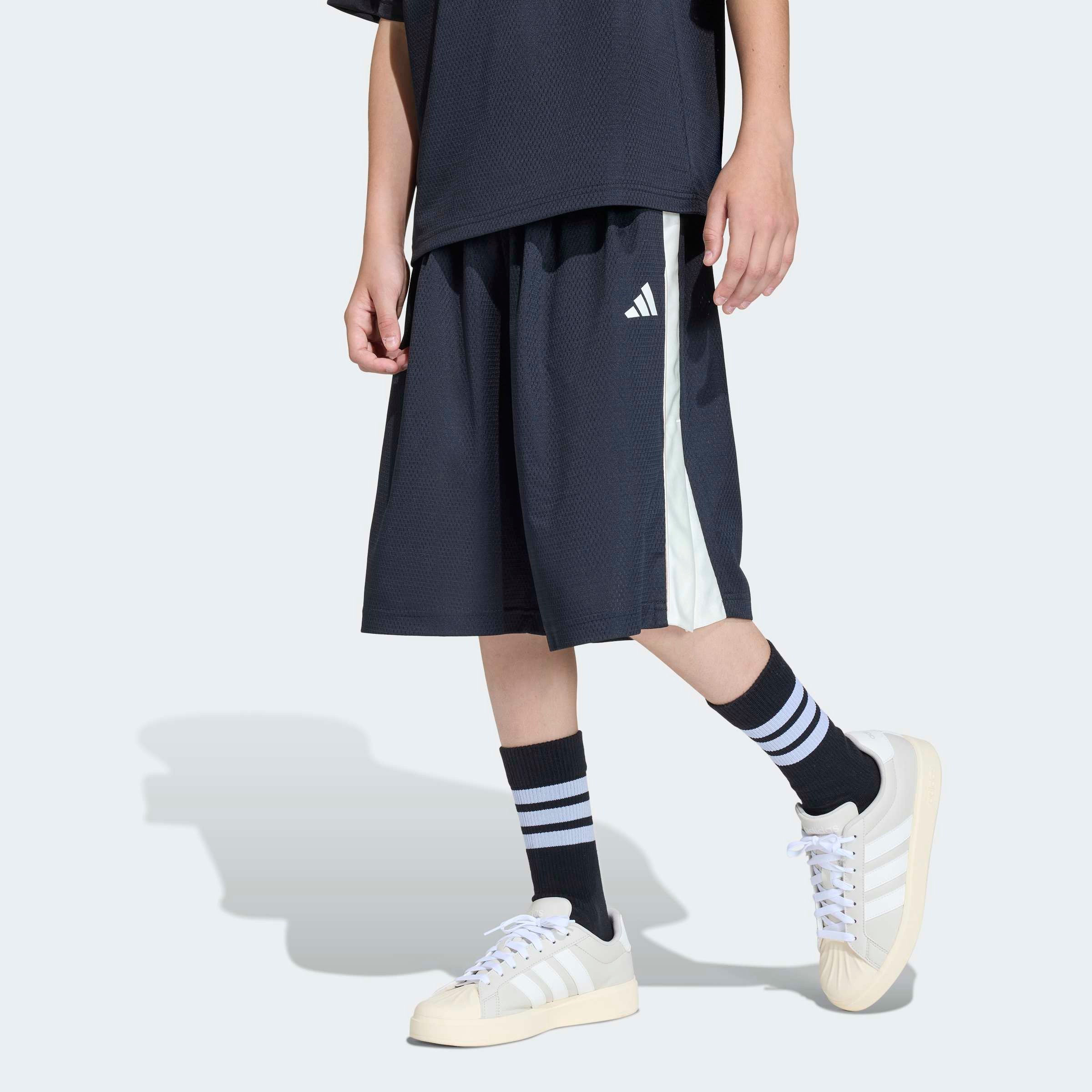 Jungen Shorts "J STD SHO"schwarz, sanftes weiß, Gr. 140, ADIDAS SPORTSWEAR, Obermaterial: 100% Polyester, Hosen