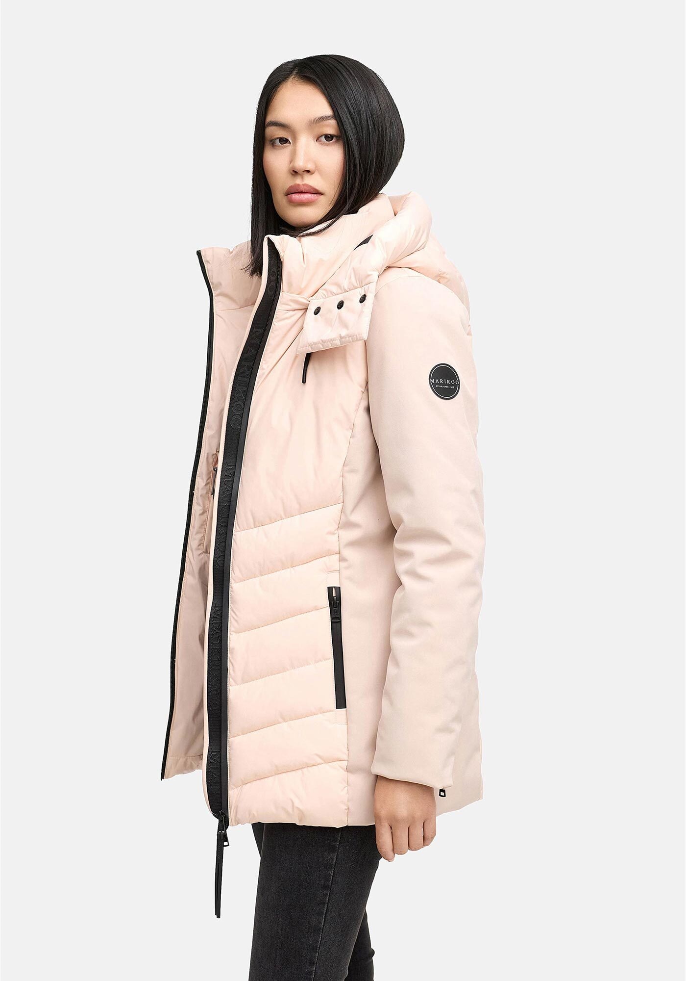 Marikoo Winterjacke "Tivaa" mit abnehmbarer Kapuze und figurbetonter Passfo günstig online kaufen