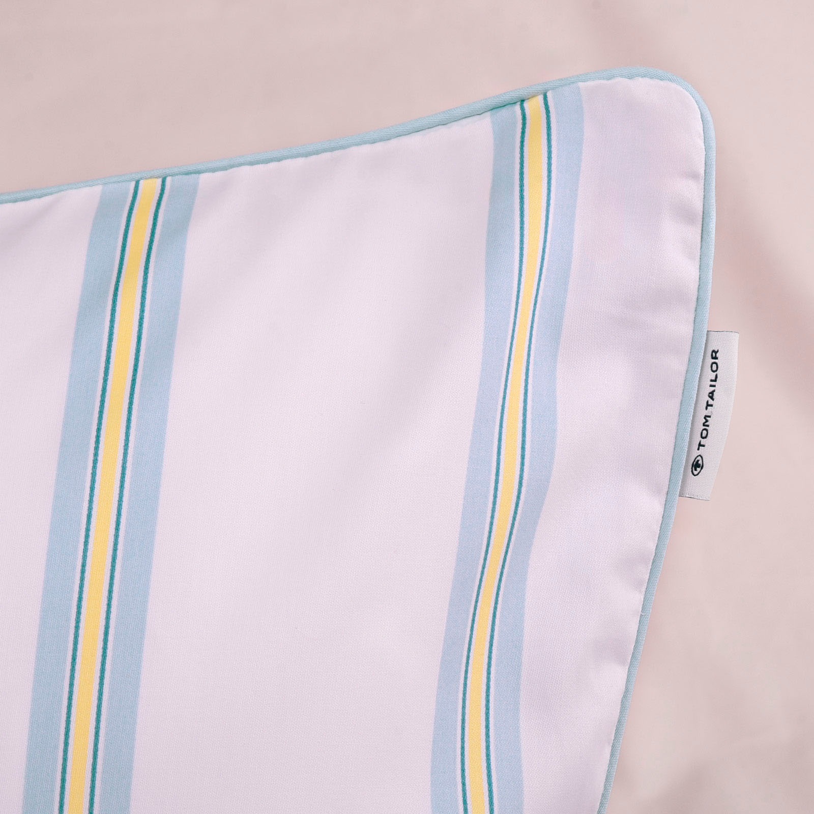 Thumbnail - TOM TAILOR HOME Bettwäsche "CLASSIC SATIN STRIPES in Gr. 135x200cm oder 155x220cm", new bedroom, farbige Paspel am Kisse...